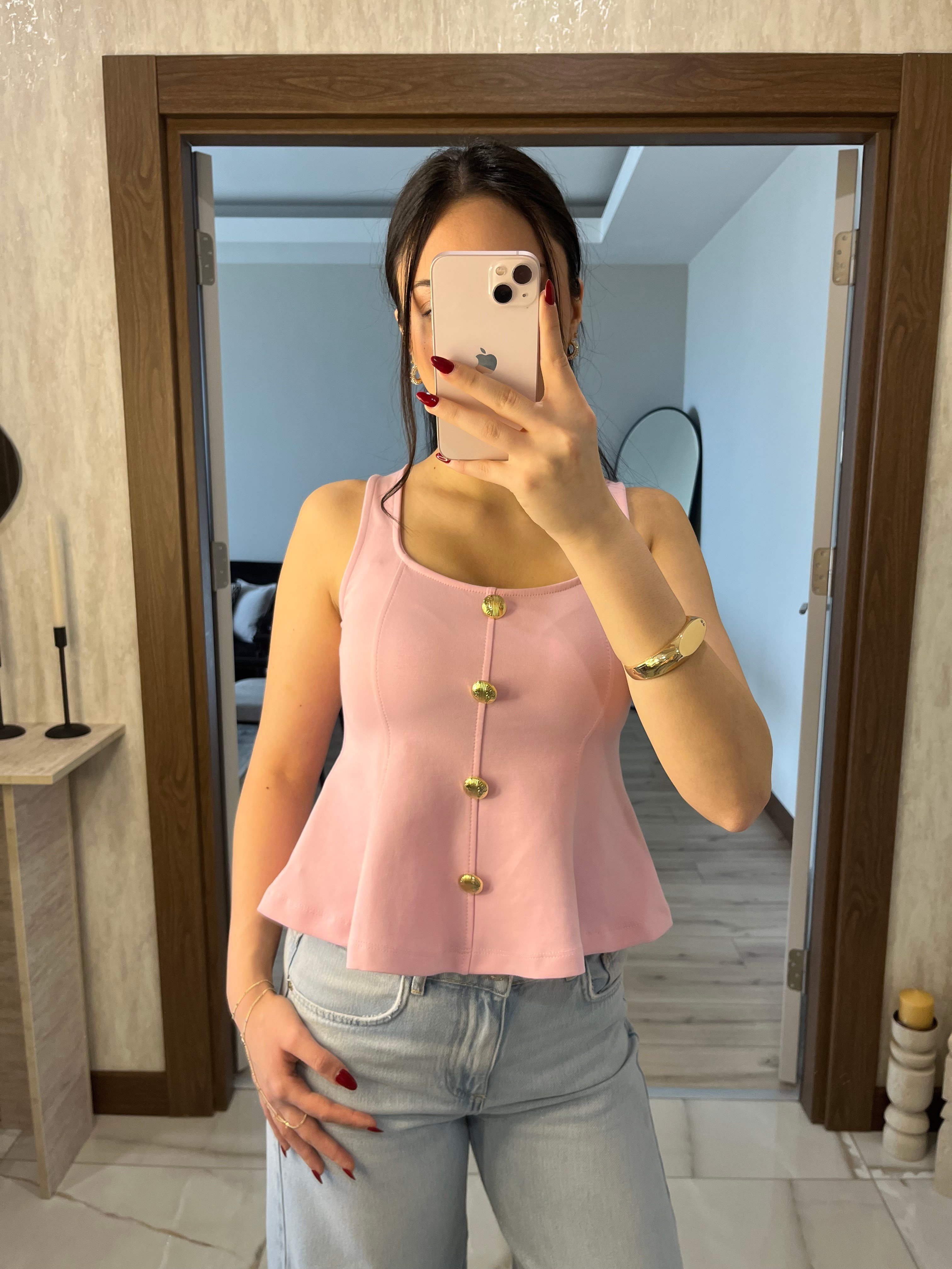 Gold Düğme Detaylı Fırfırlı Bluz Pembe