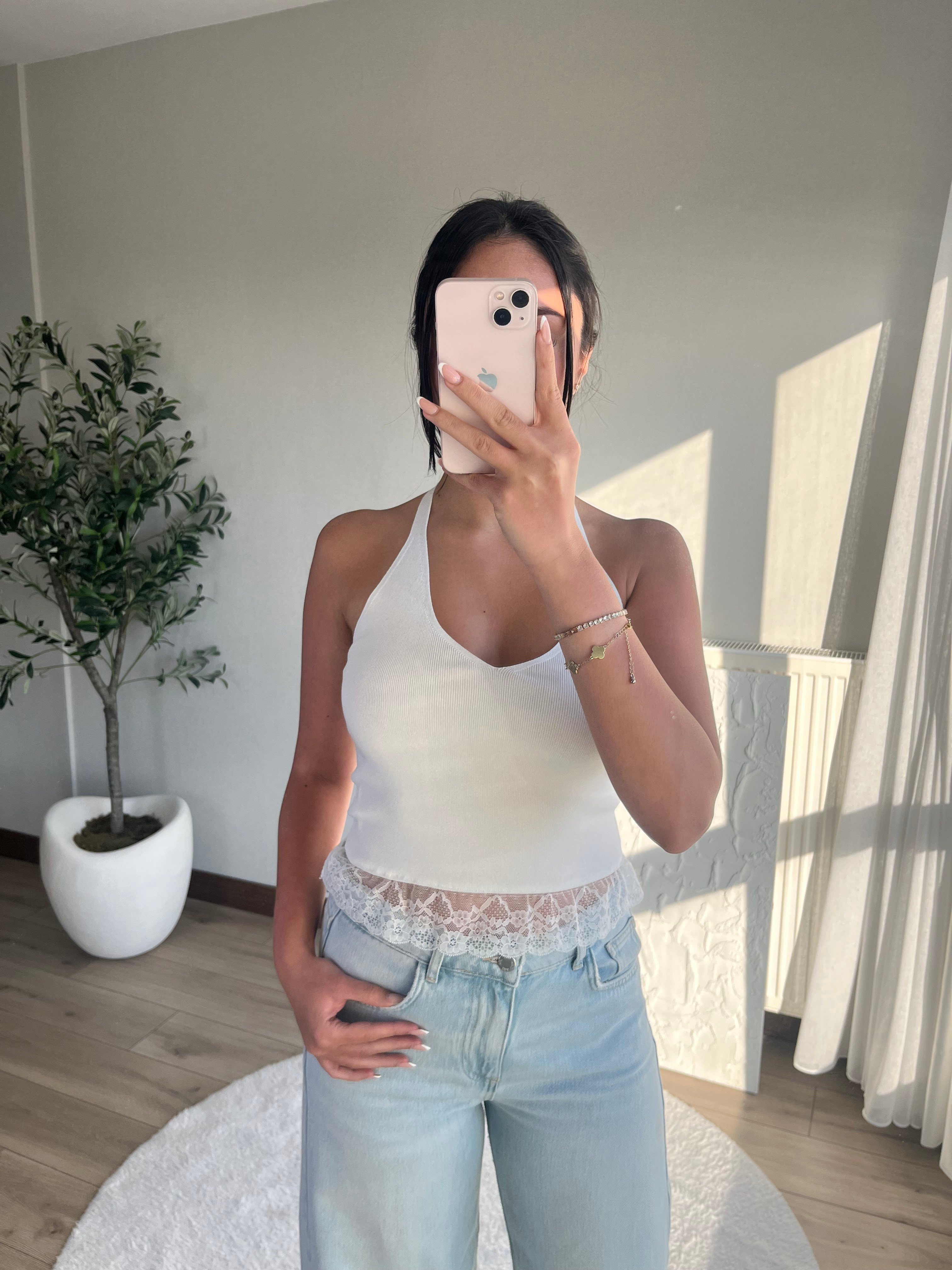 Halter Yaka Dantel Detaylı Bluz Beyaz