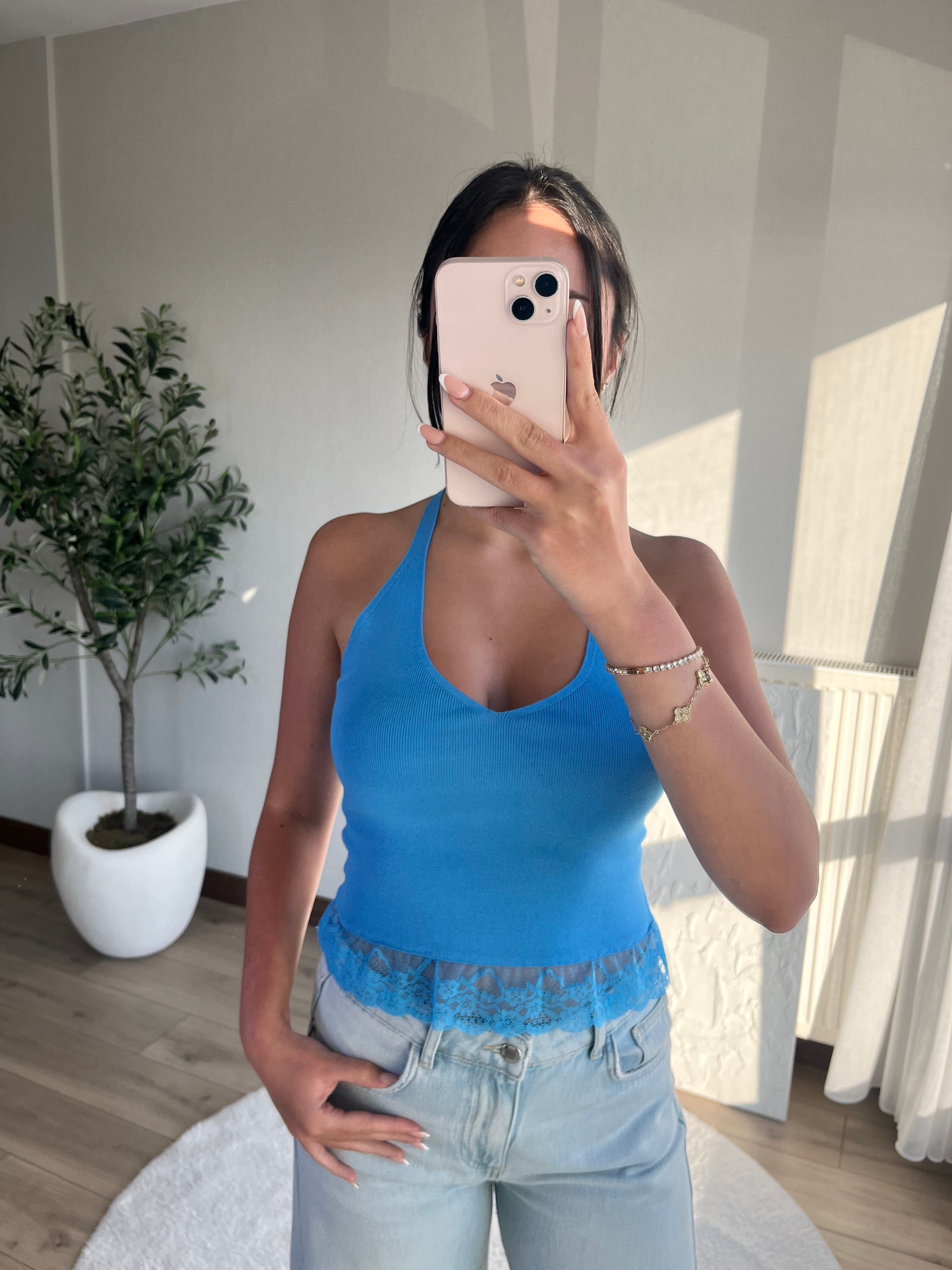 Halter Yaka Dantel Detaylı Bluz Mavi