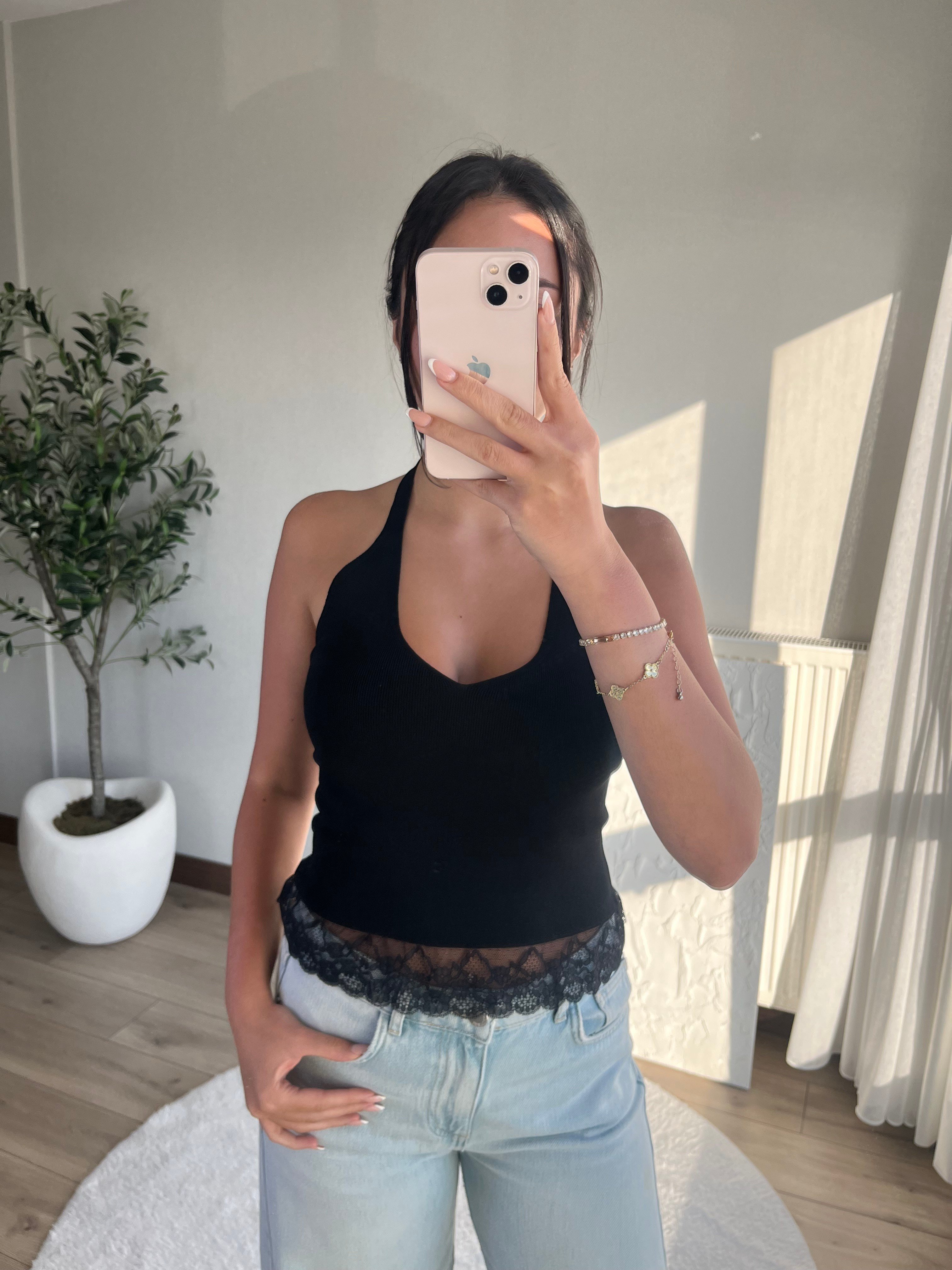Halter Yaka Dantel Detaylı Bluz Siyah