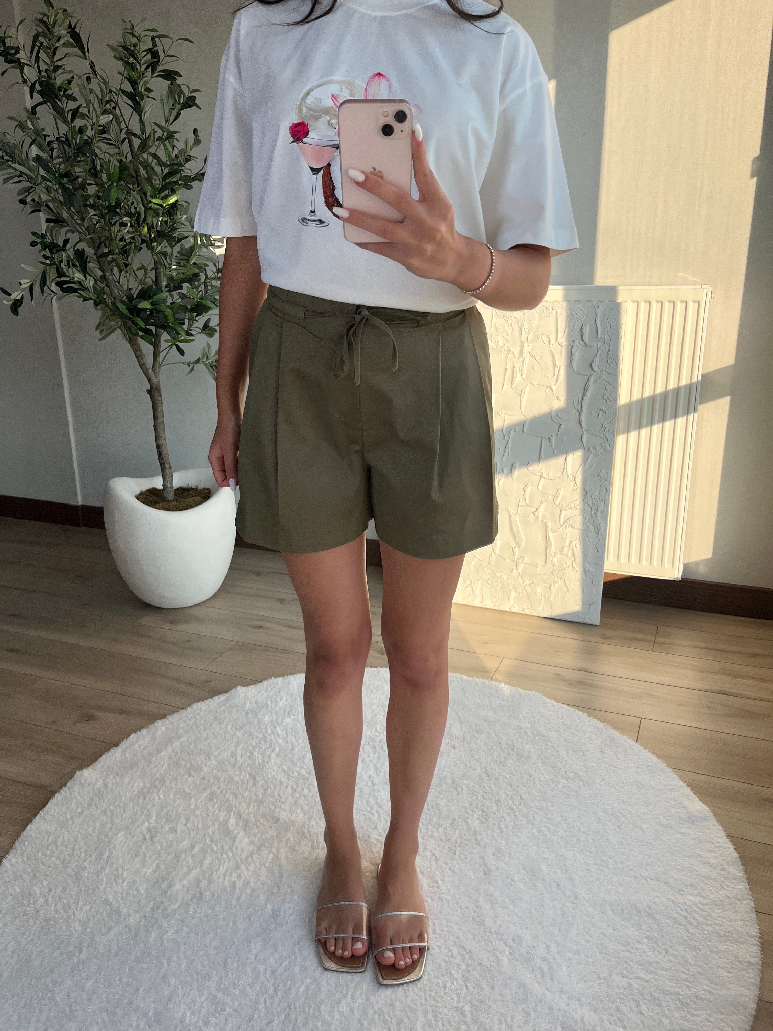 Tencel Kumaş Lastik Bel Şort Haki