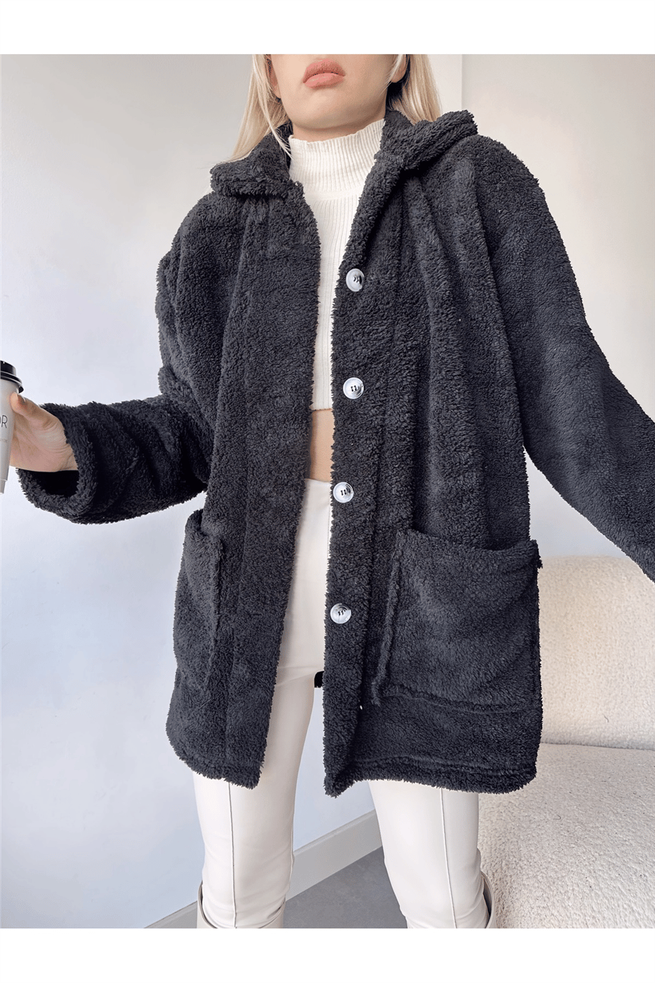 ÇİFT CEPLİ ÖNÜ DÜĞMELİ OVERSİZE PELUŞ CEKET ZYN-58557 - Siyah