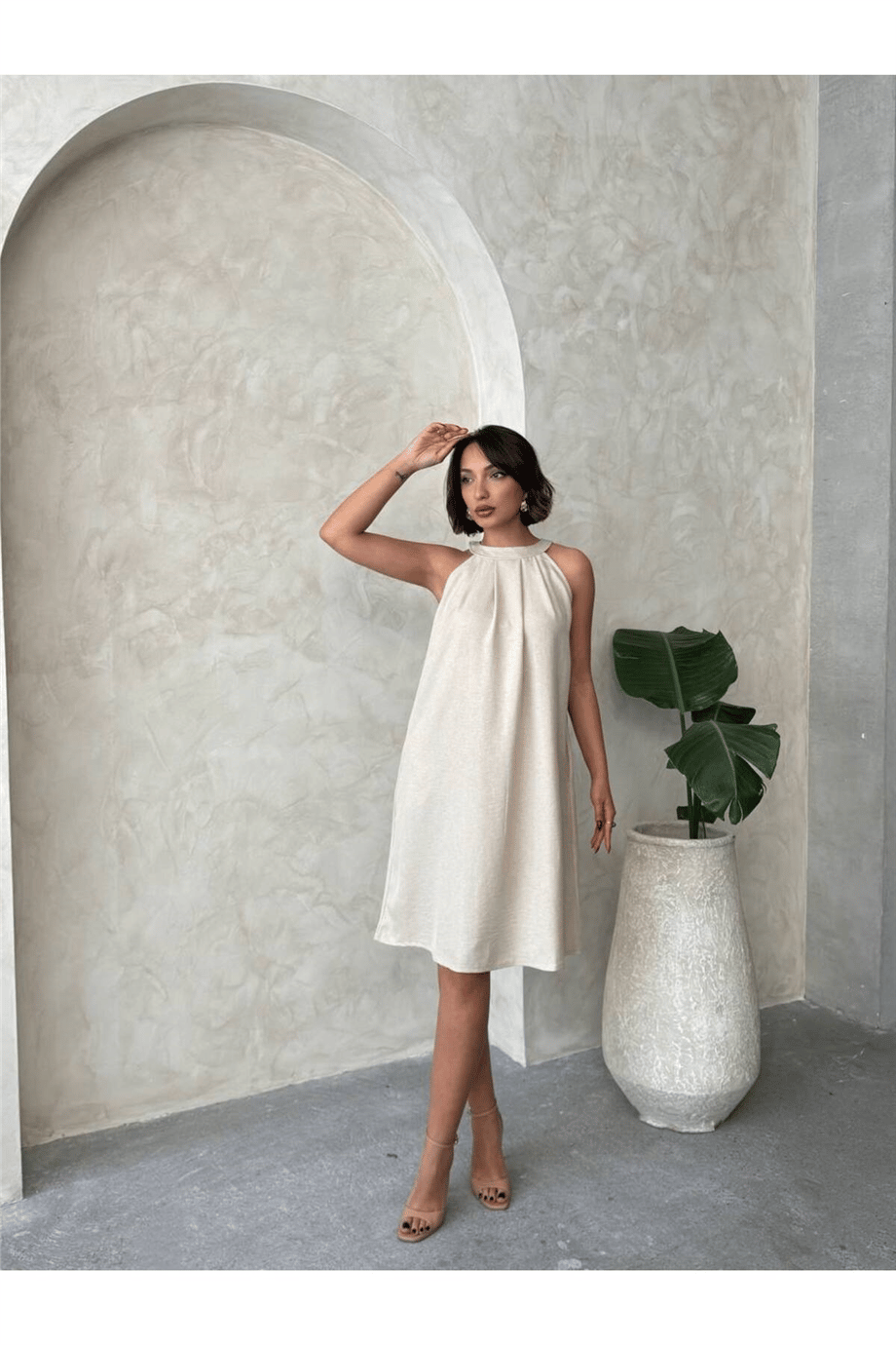 Halter Yaka Çift Cepli Kolsuz Salaş Elbise Zyn-58781 - EKRU