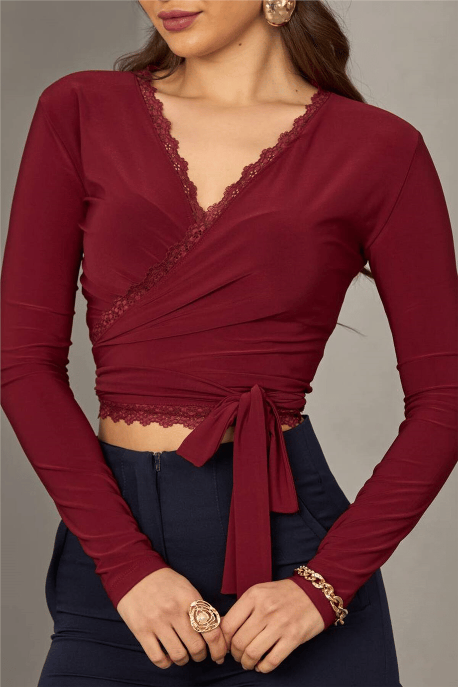 Kadın Dantel Detaylı Kruvaze Yaka Bağlamalı Crop Bluz ZYN-58874 - KIRMIZI