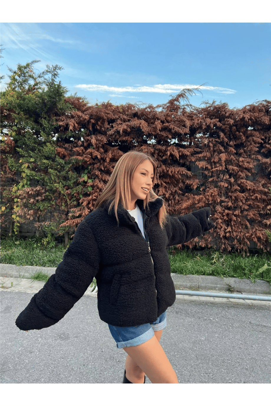 Kadın Dik Yaka Astarlı Şişme Peluş Mont Zyn-58389 - Siyah · 2