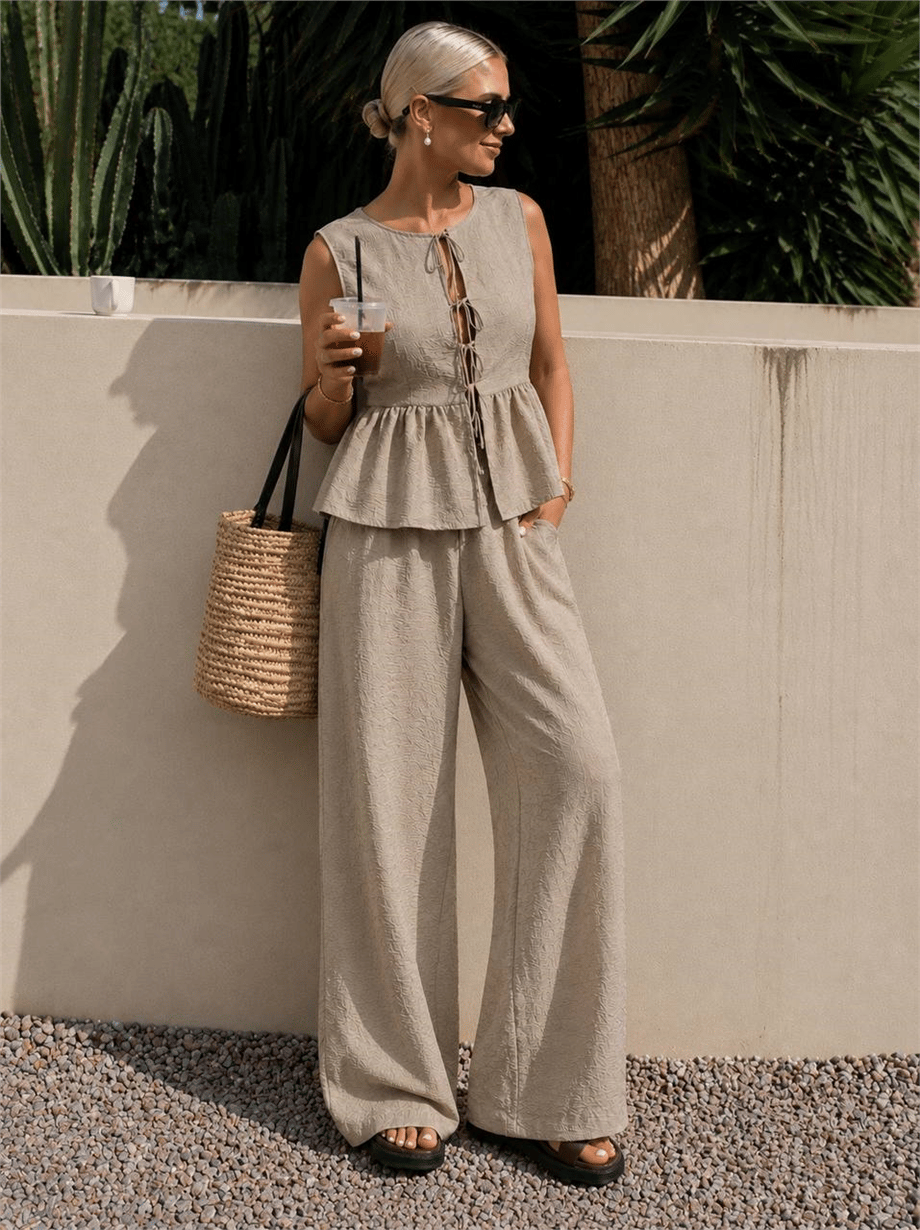Kadın Dökümlü Peplum Bluz ve Pantolon Takımı - Bej · 2