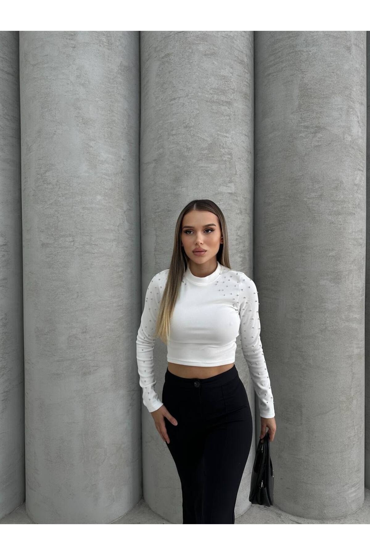 KADIN DÜŞÜK OMUZ CROP BLUZ HYN-58005 - BEYAZ