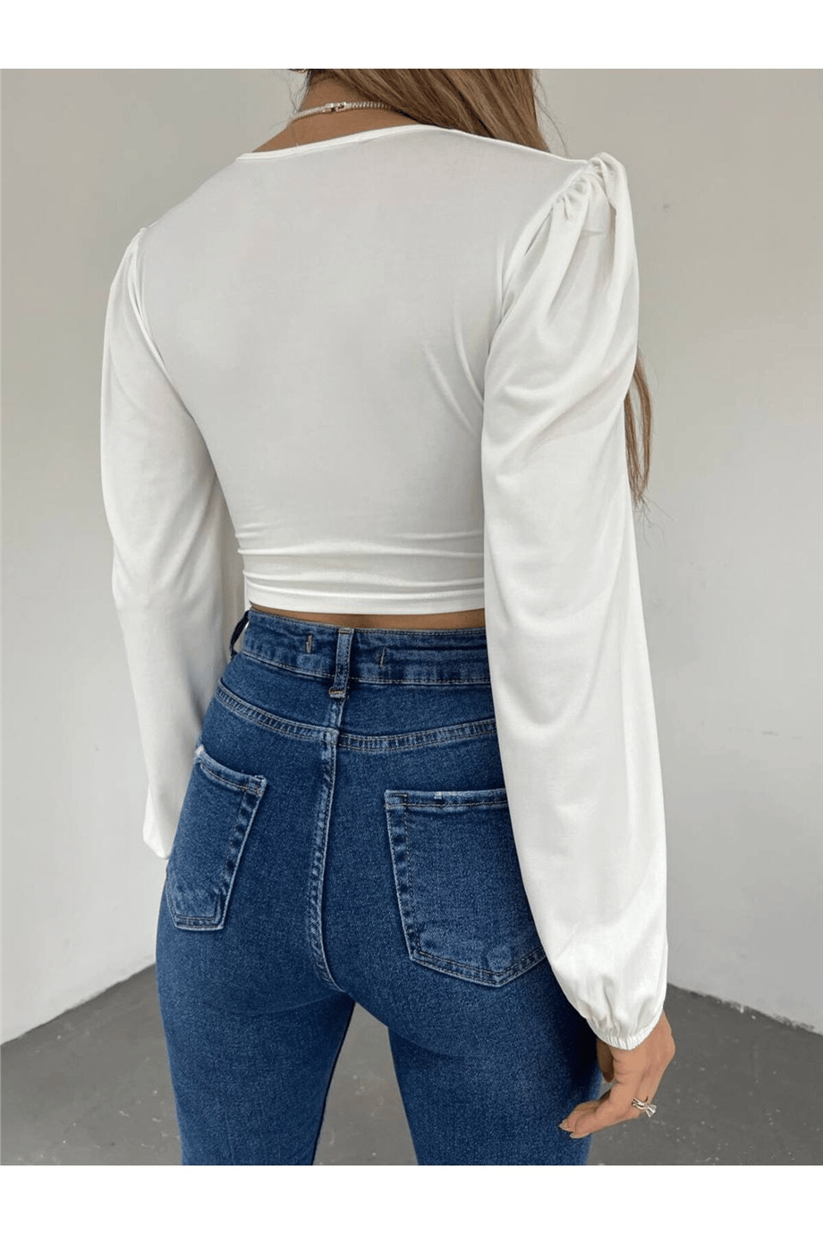Kadın V Yaka Büzgülü Uzun Kol Crop Bluz Zyn-58396 - BEYAZ · 2