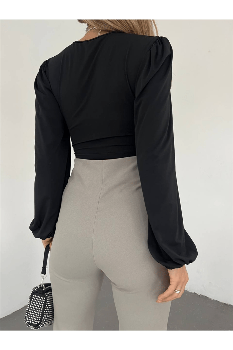 Kadın V Yaka Büzgülü Uzun Kol Crop Bluz Zyn-58396 - Siyah · 4