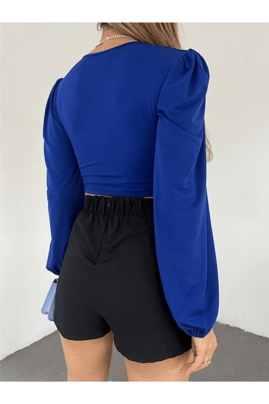 Kadın V Yaka Büzgülü Uzun Kol Crop Bluz Zyn-58396 - SAKS · 4
