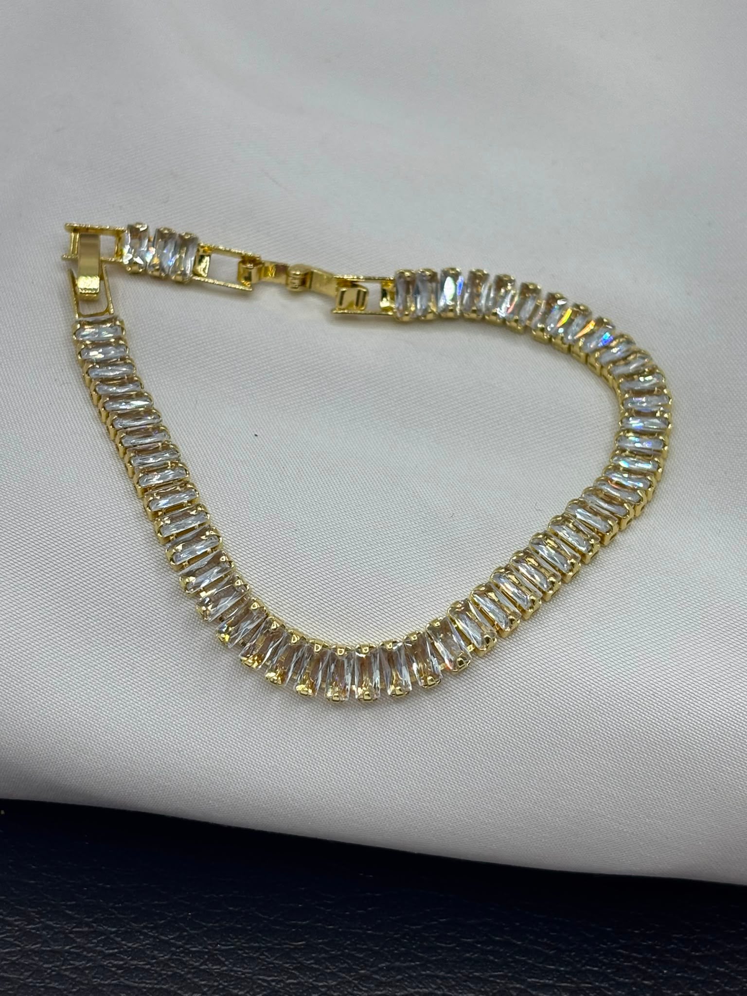 ÇELİK BİLEKLİK BAGET TAŞLI KALINBileklik26-SS-54214Celik Taki AccesoriesÇELİK BİLEKLİK BAGET TAŞLI KALIN