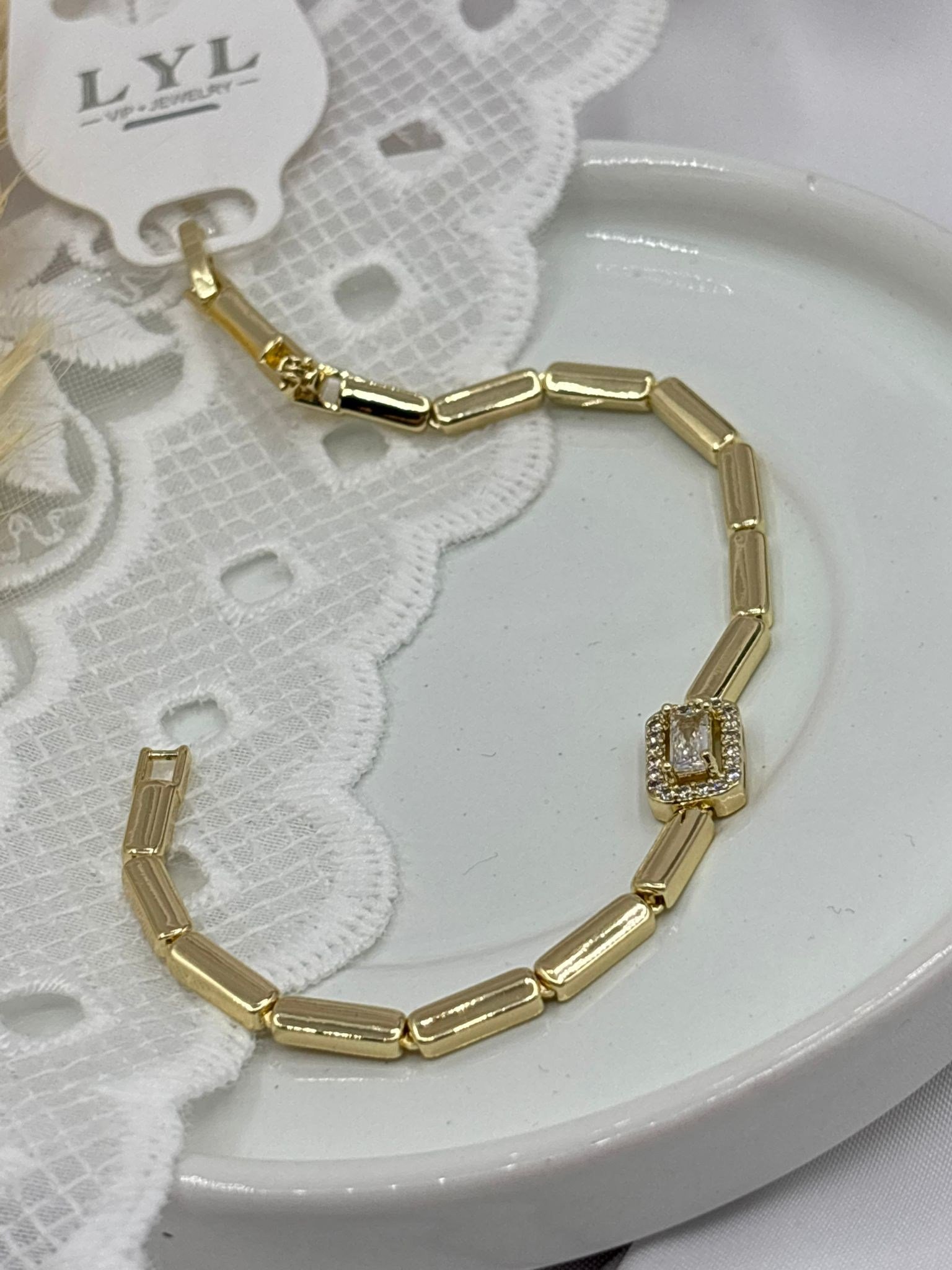 CM JEWELLERYXUPİNG MODELLERİ26-LOWE-0007Ikas|621349c8-0939-4554-bfab-f855a4202876CM JEWELLERY26-LOWE-0007Celik Taki Accesories180,00 Toptan Çelik Takı - Çelik Aksesuar Toptancısı - Serpil Kul - Toptan Çelik Takı -Serkan Kul- Çelik Takı - Bijuteri - Yonca kolye - Çelik kelepçe - Çelik kolye - Çelik küpe - princ küpe- çelik takı accesorCelik Taki AccesoriesCM JEWELLERY
