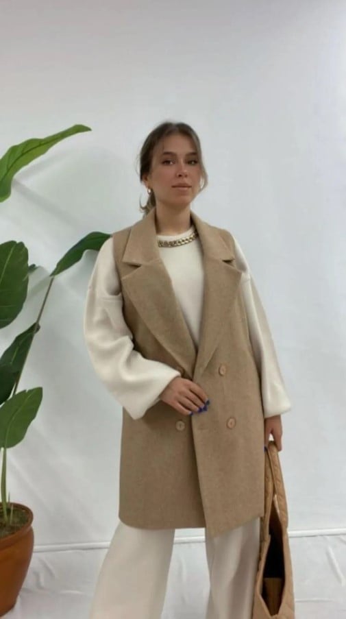 Zarif Camel Bej Kruvaze Yelek – Soft Tonlarda Premium Stil