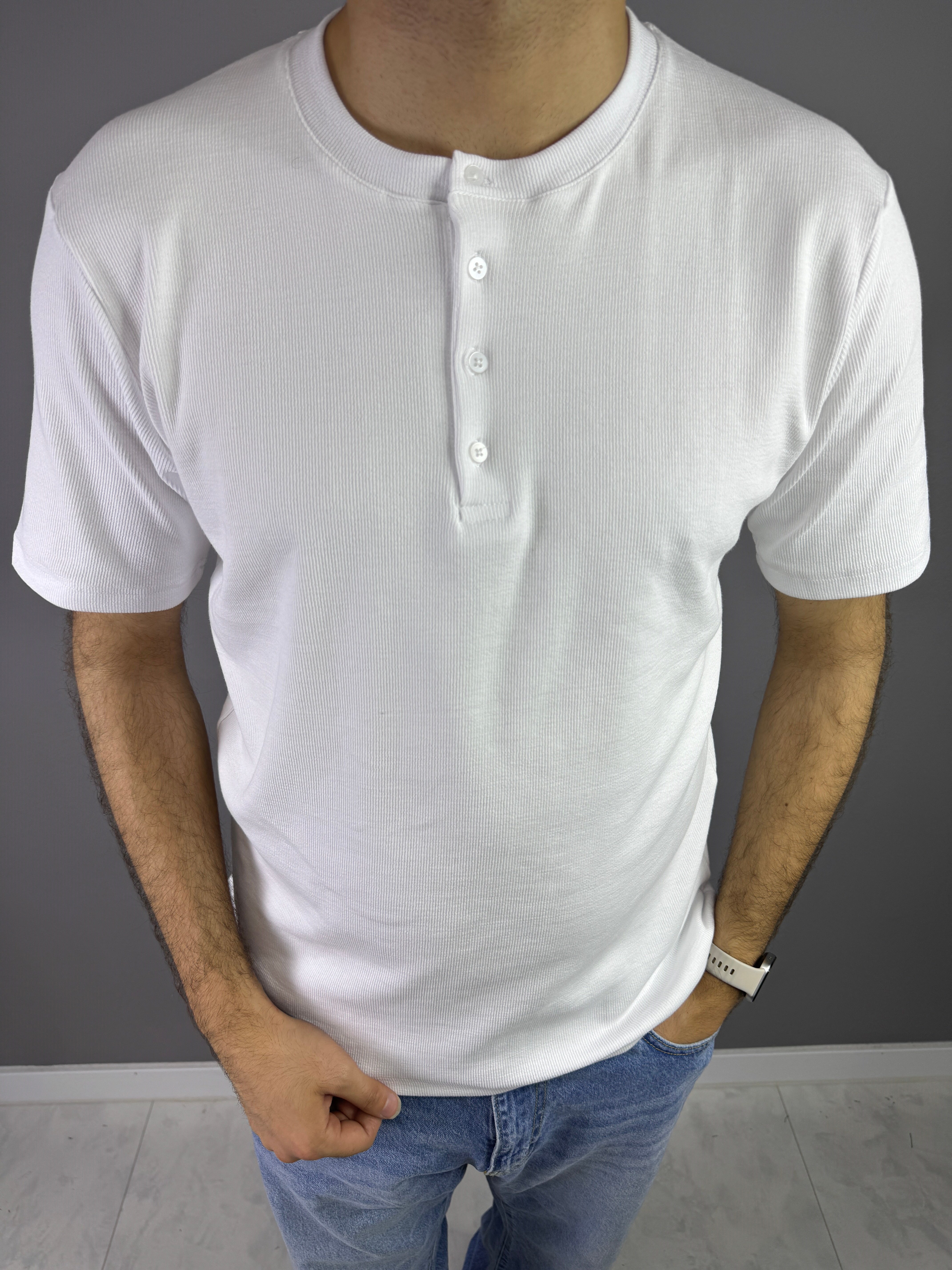 BEYAZ HENLEY YAKA DÜĞMELİ T-SHİRT 7022