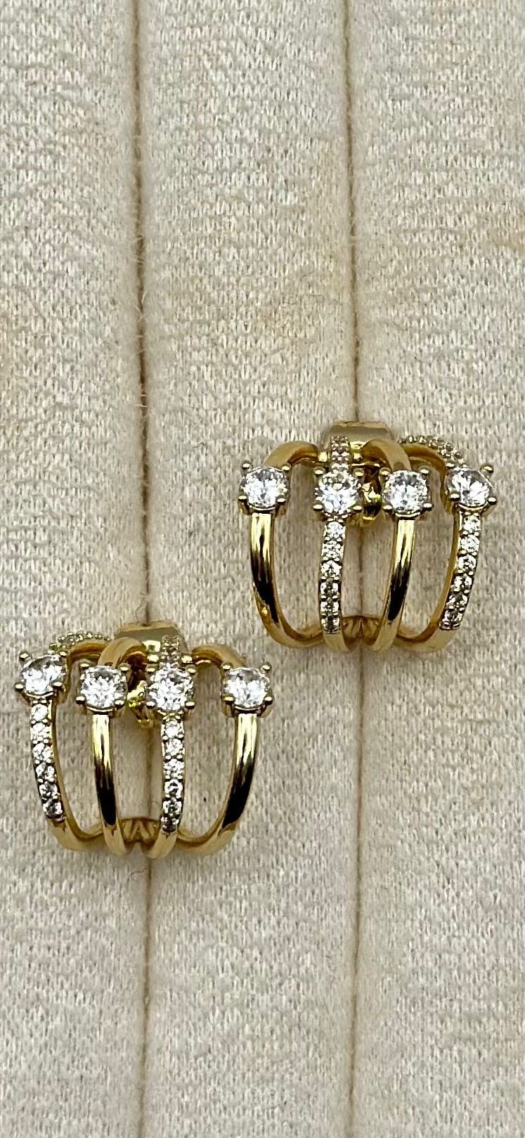 Çoklu Charm Figürlü Çelik Halka Küpe Seti (Silver Görünümlü)