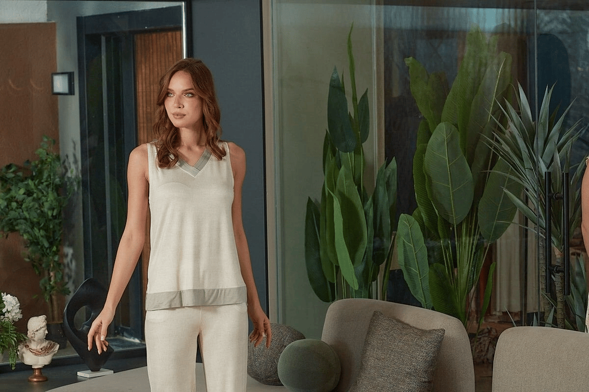 Aqua 26605 Kadın V Yaka Sıfır Kol Kapri Pijama Takım