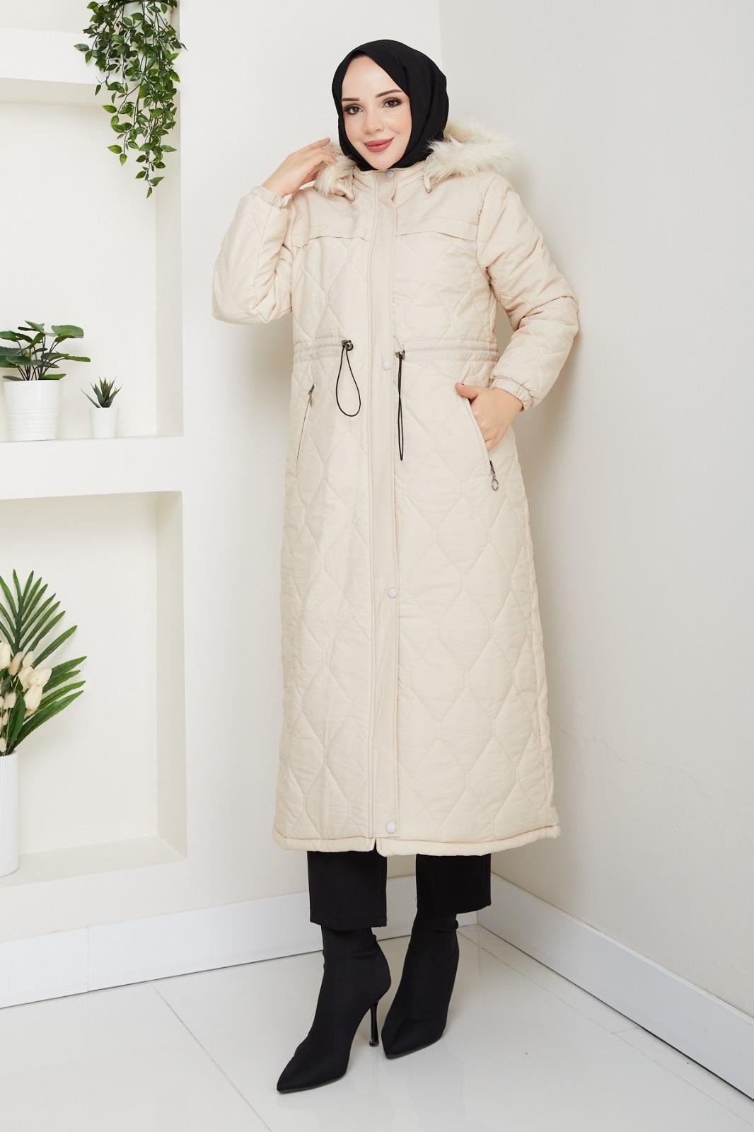 BELİ LASTİKLİ KAPİTONE MONT / Krem
