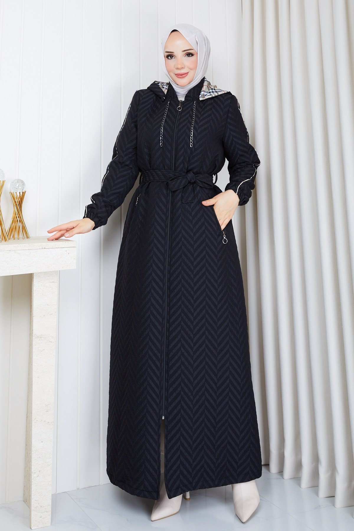 BURBERY DESENLİ KAPİTONE / Siyah