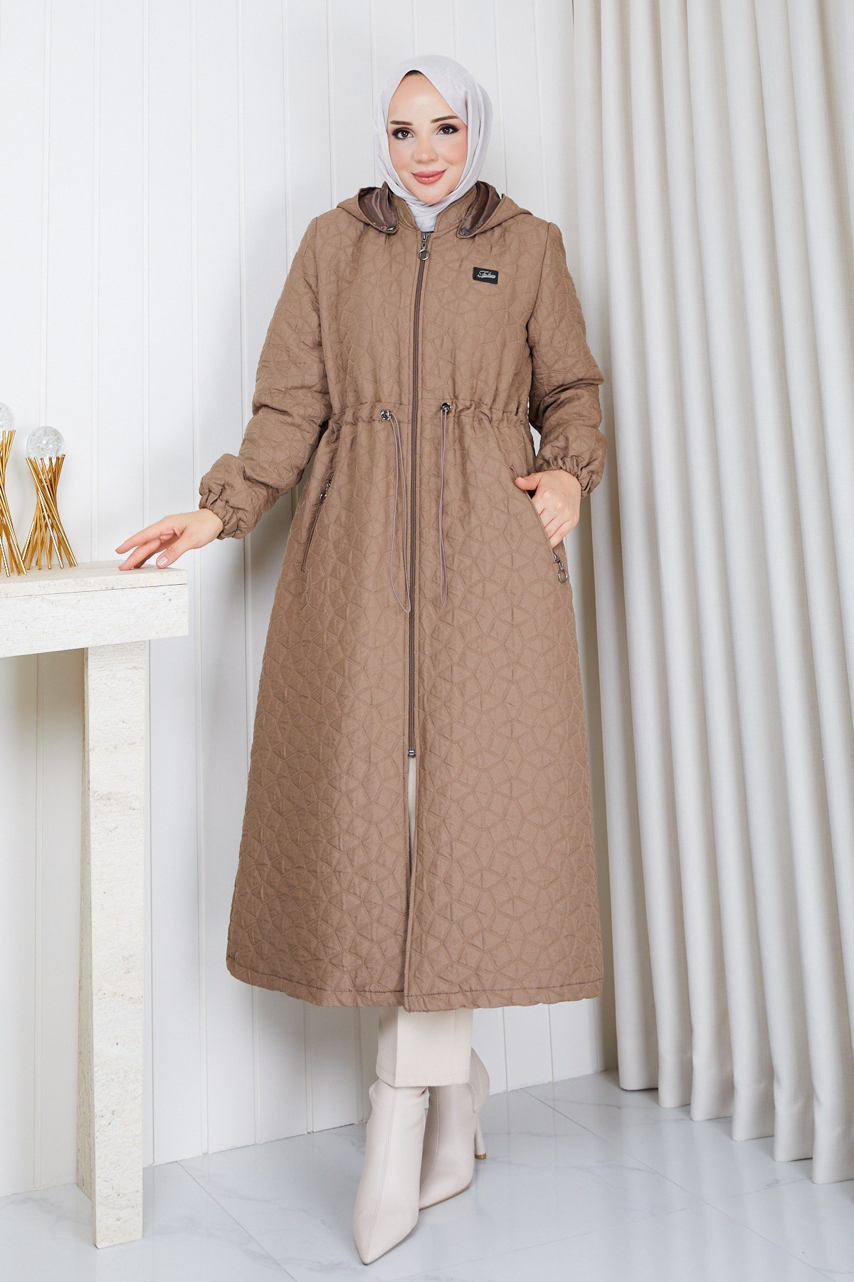 KAPŞONLU BELİ LASTİKLİ KAPİTONE / Camel