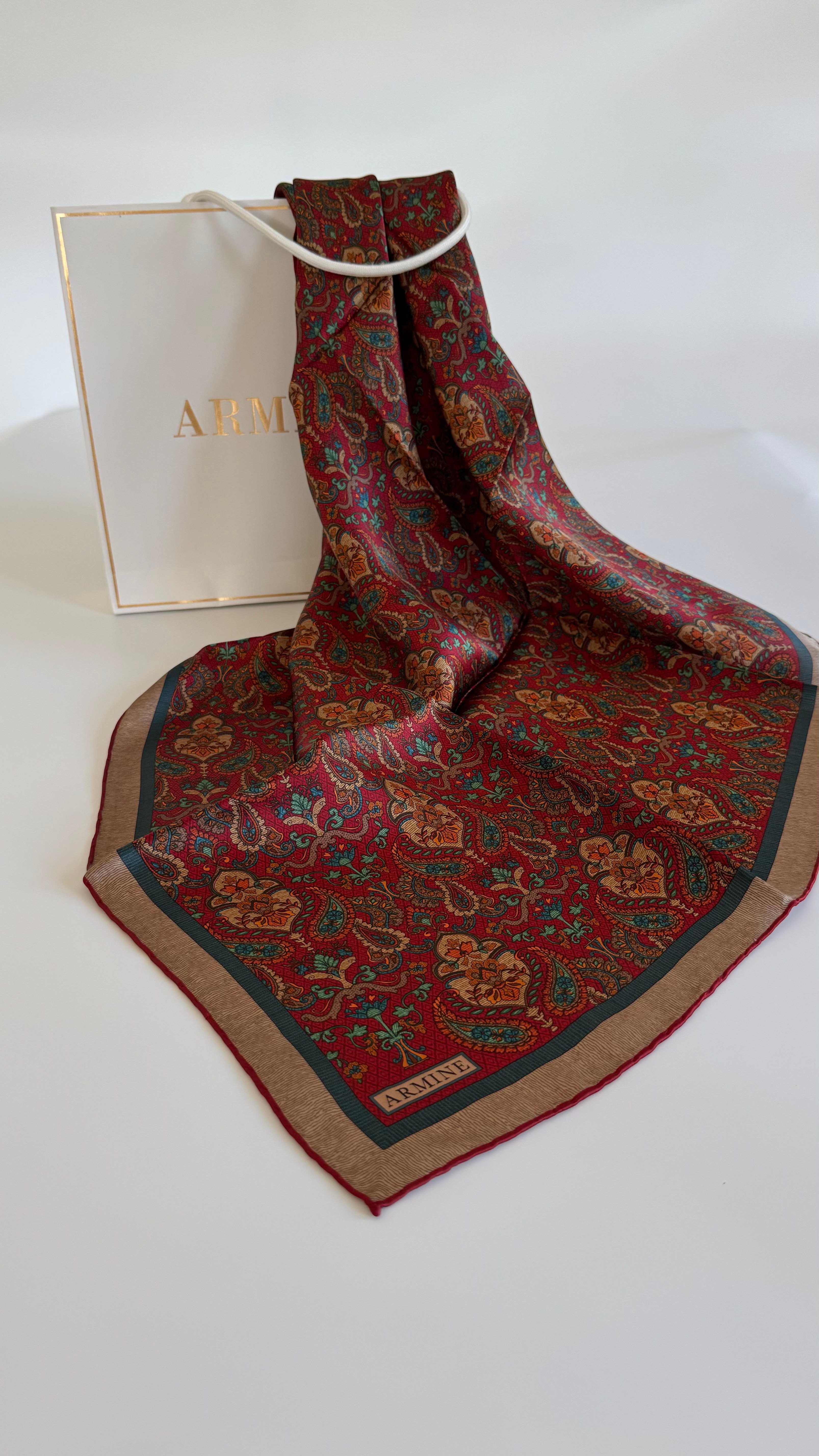 Armine Sura İpek