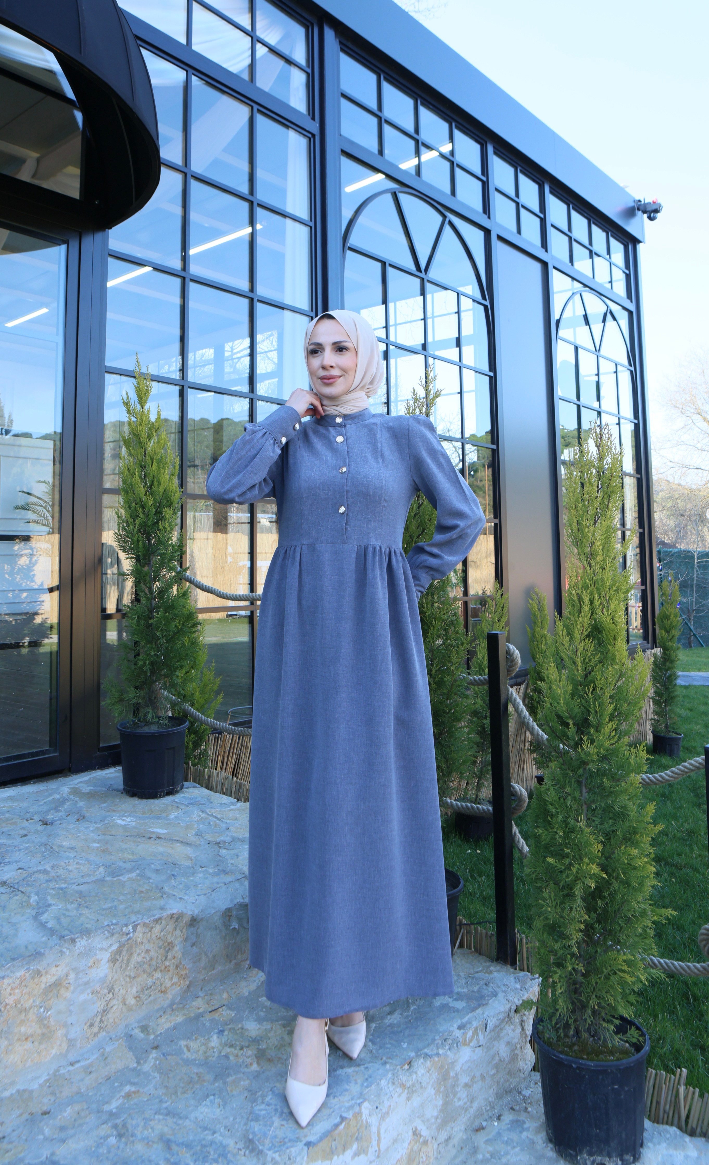 Düğme Detaylı Pileli Tesettür Elbise Koyu Gri  HNT8528