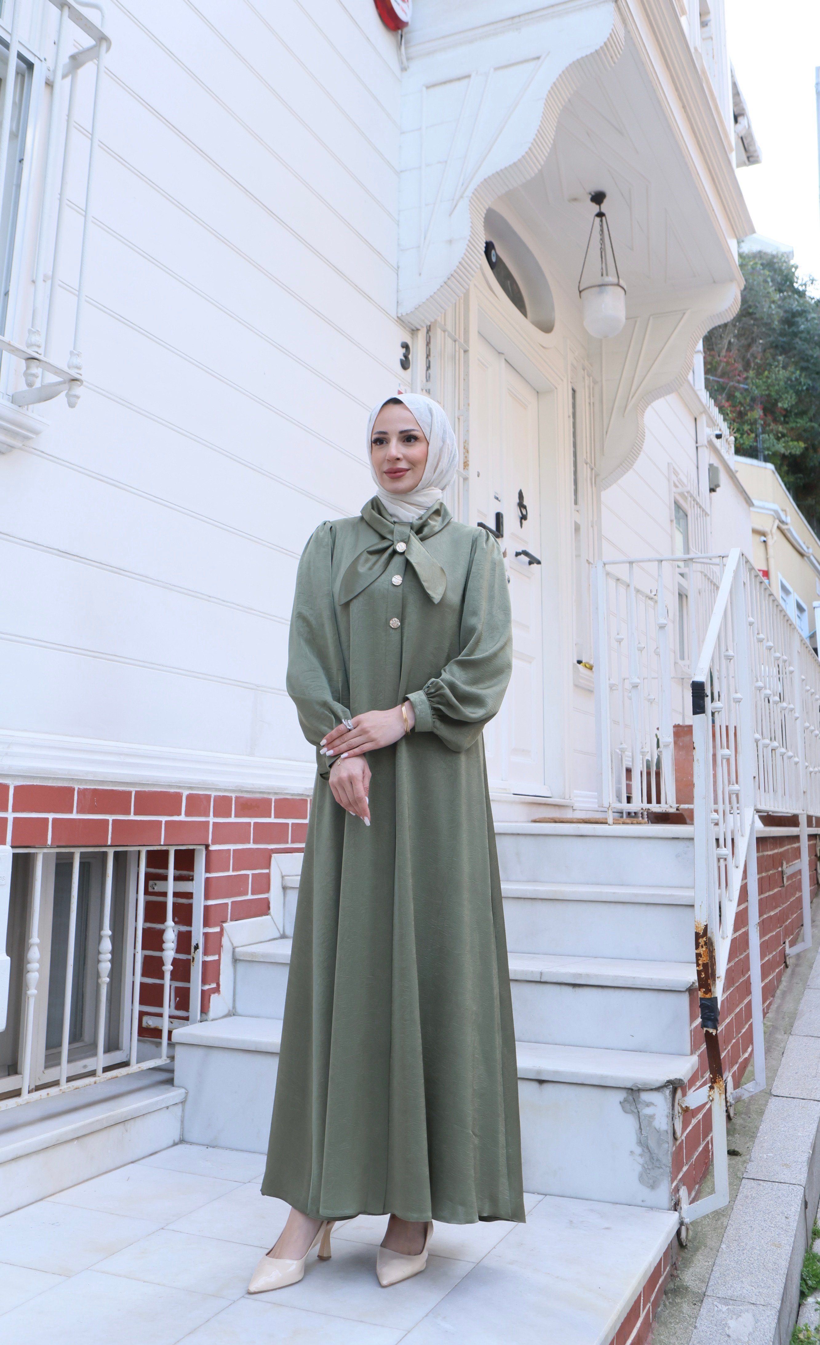 Fiyonklu Düğme  Detaylı Tesettür Elbise Haki     HNT1012