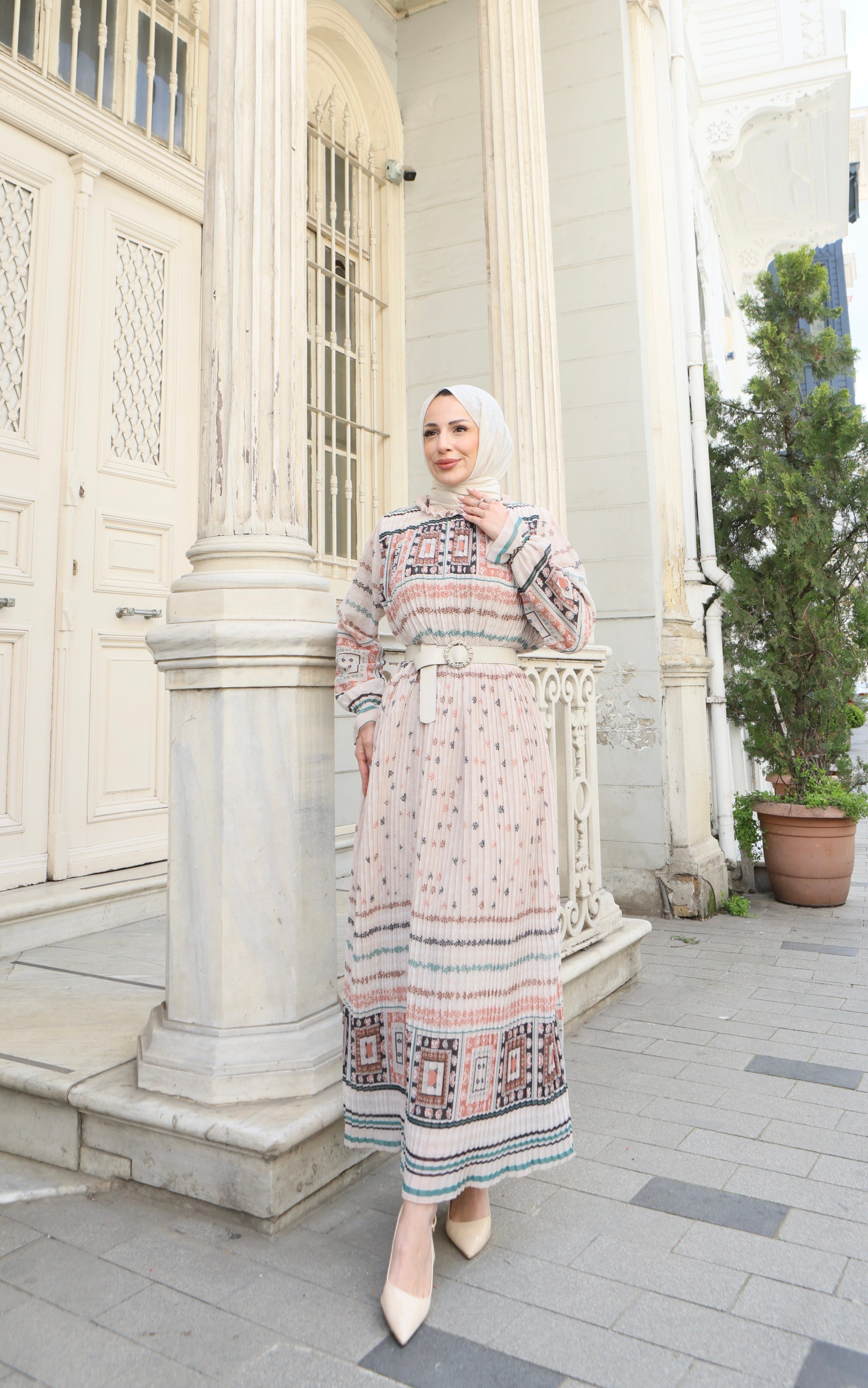Desenli Boydan Piliseli Kemerli Şifon Elbise Krem    HNT2968