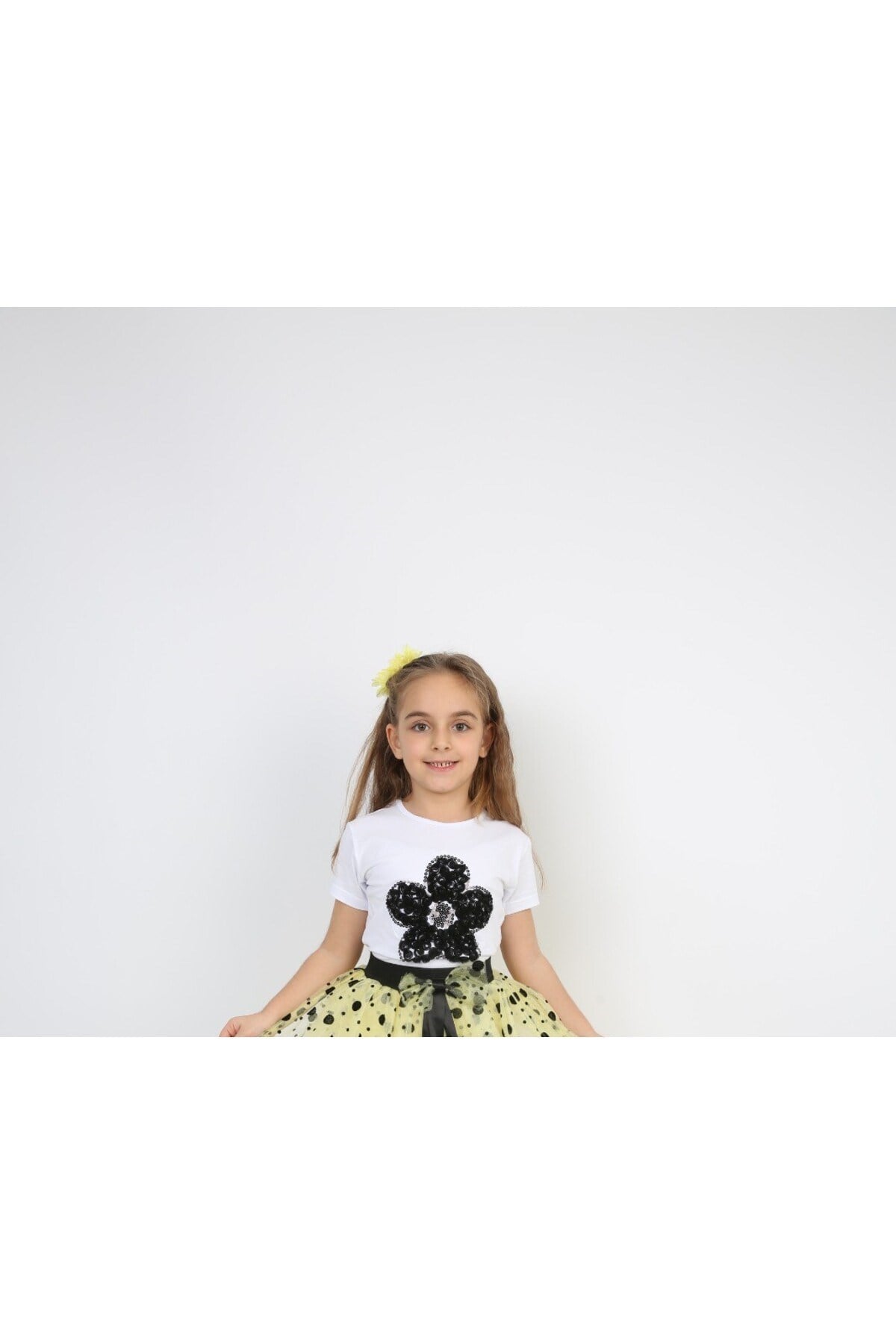 Siyah Papatya Desenli Kız Çocuk T-shirt 23 Nisan 29 Ekim 10 Kasım 19 Mayıs Gösteri Kıyafetleri