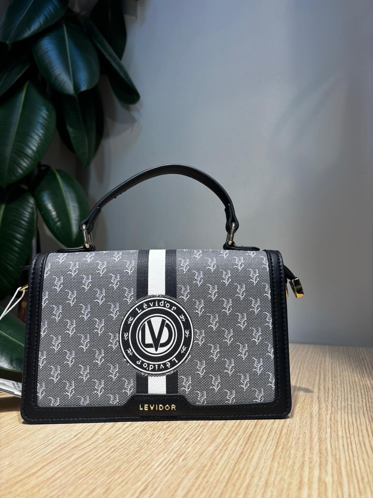 Siyah Logolu Monogram Desen El Çantası