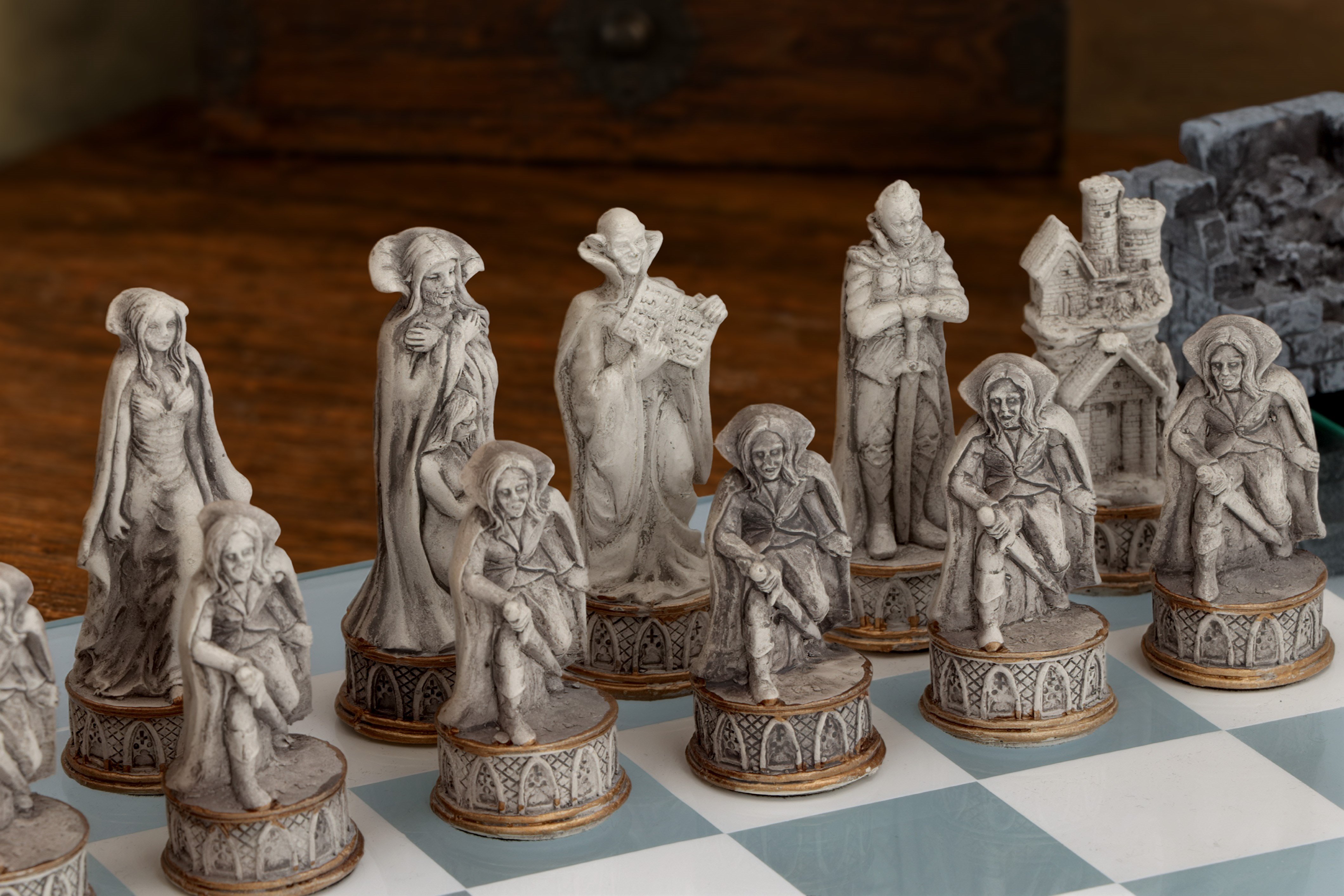 Vampire & Werewolf Chess Set 43cm