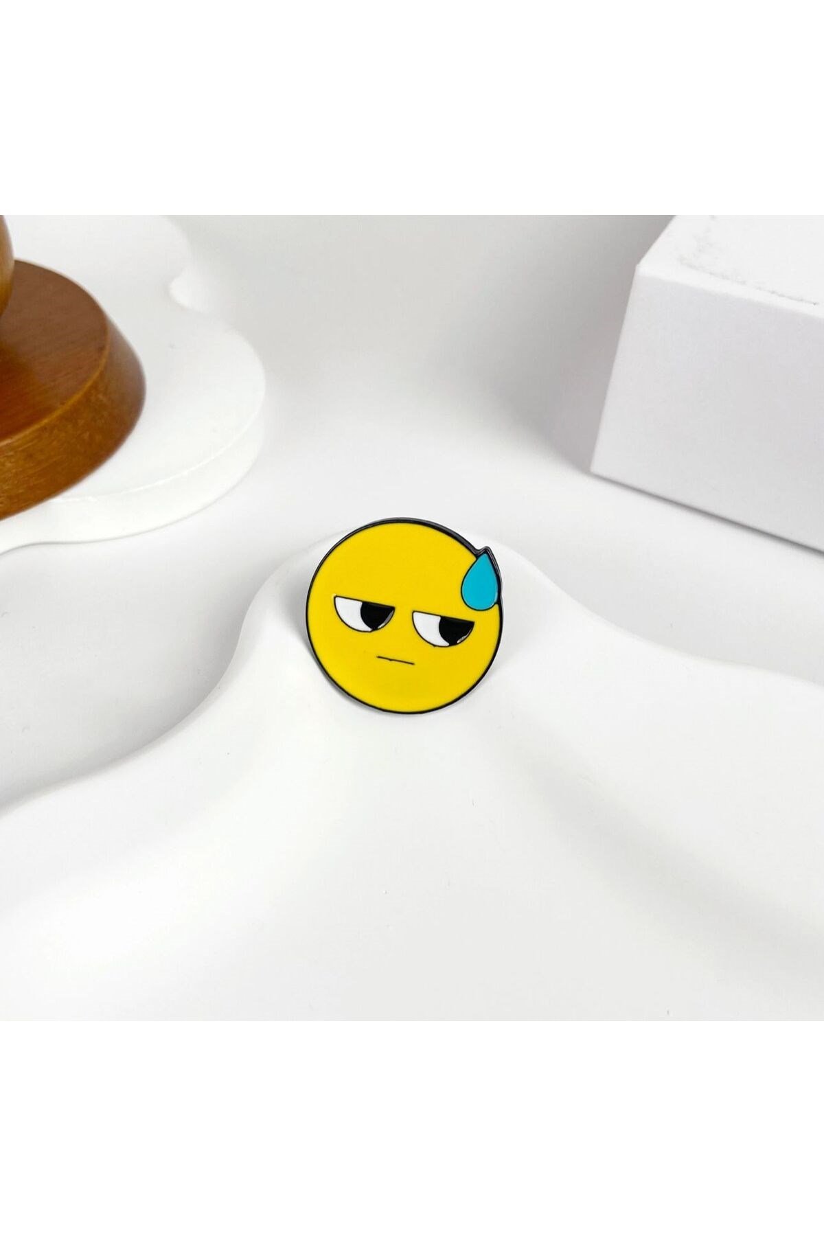 Emojili Broş, çocuk broş, iğneli broş klipsli broş yaka broşu çeket yaka iğnesi, mineli B120