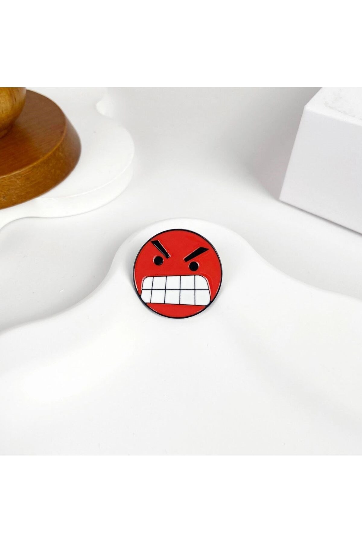 Emojili Broş, çocuk broş, iğneli broş klipsli broş yaka broşu çeket yaka iğnesi, mineli B176