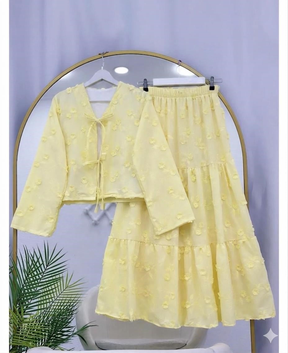 Kadın çiçek nakışlı kimono etekli takım -sarı