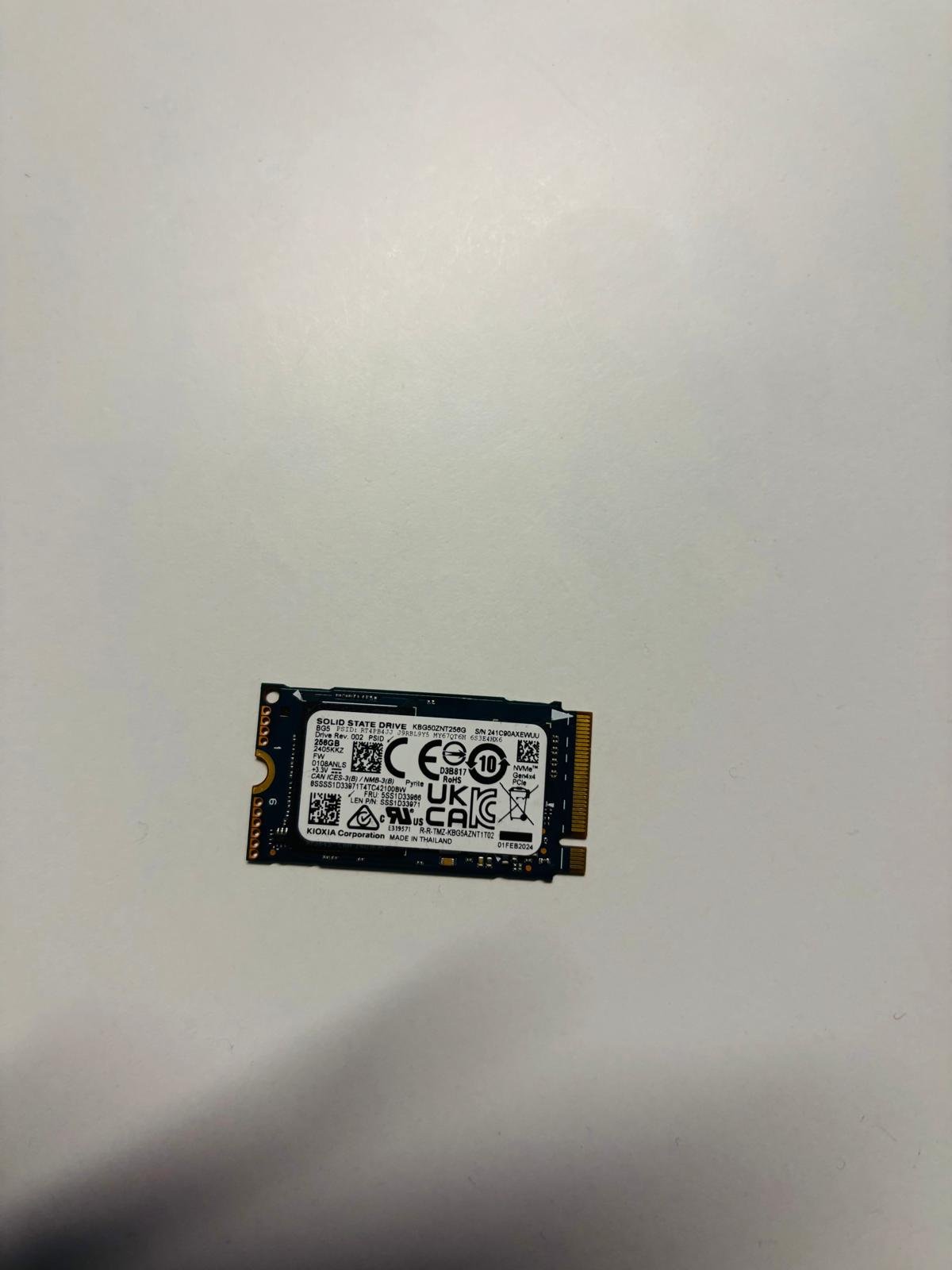 KIOXIA 256GB BG5 KGB50ZNT256G  3400-1900MB/s M2 2242 NVME GEN4 Disk Kutusuz