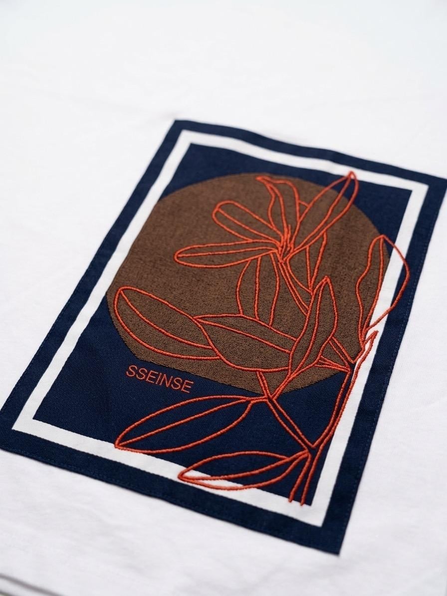 Önü Baskı ve Nakış Detaylı T-shirt Beyaz