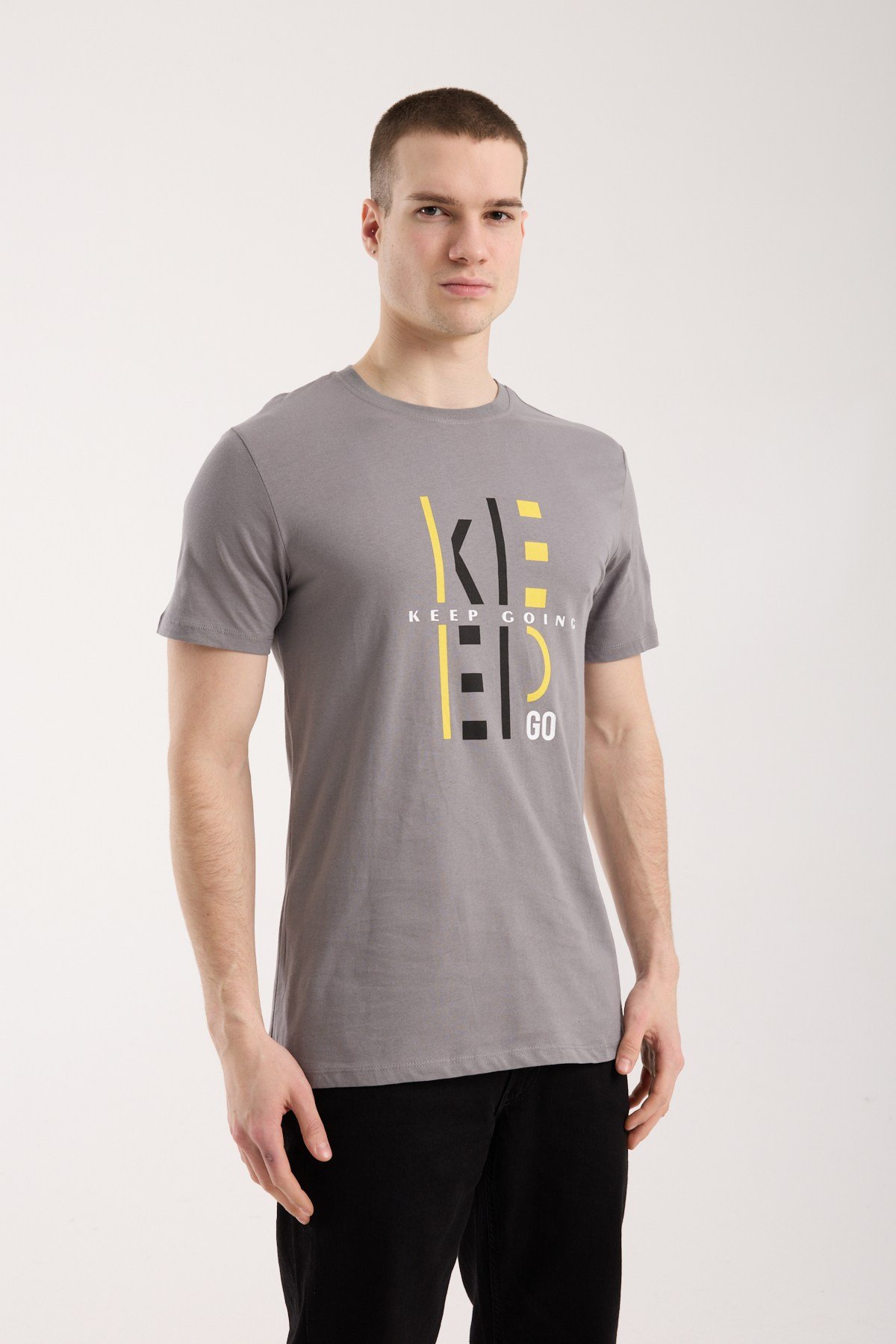 Keep Going Urban Baskılı Erkek Tişört – Sportif Günlük Stil