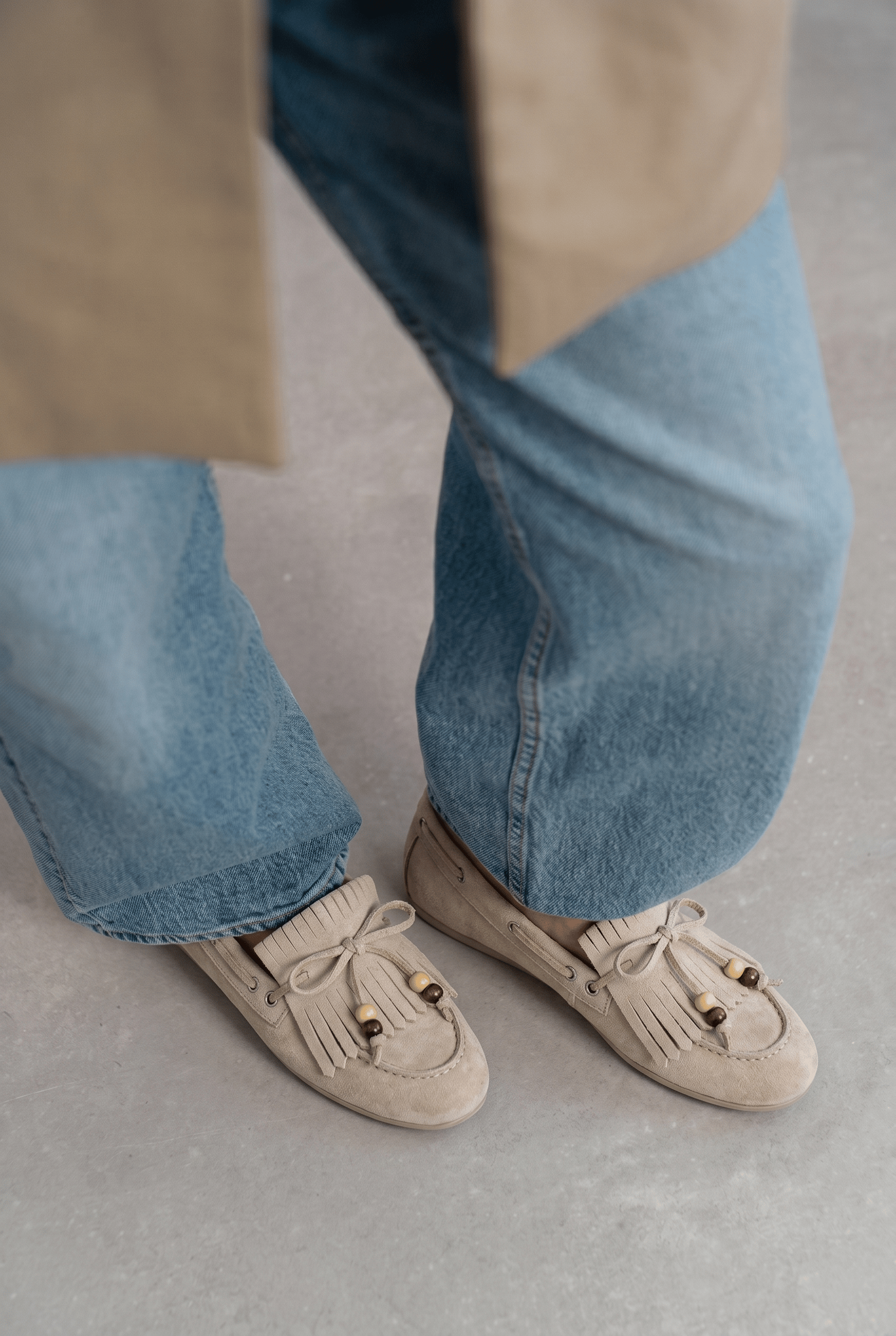 Püsküllü Boncuk Detaylı Krem Süet Makosen Loafer Ayakkabı