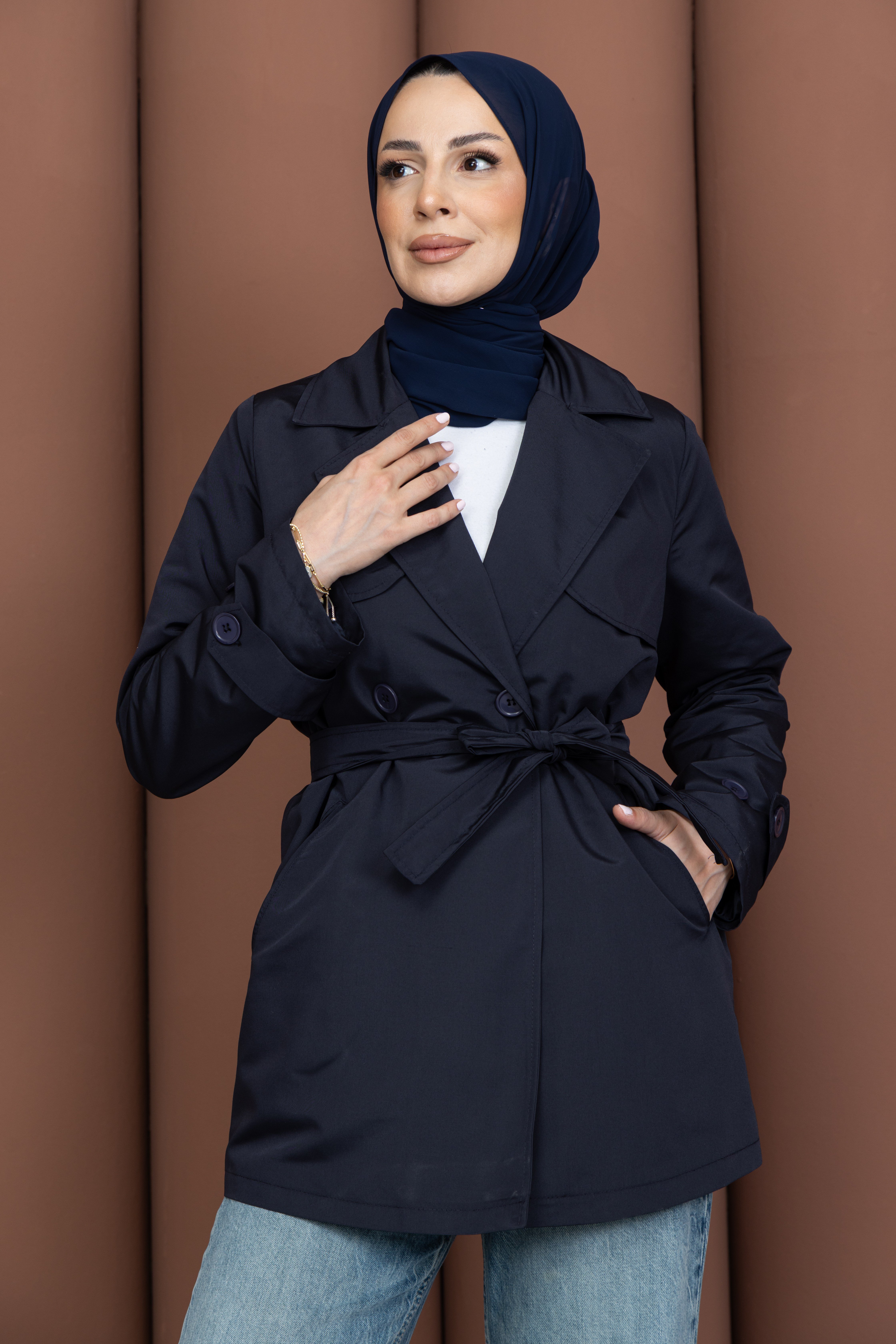 Kısa Rüzgarlıklı Kemerli Trençkot Lacivert