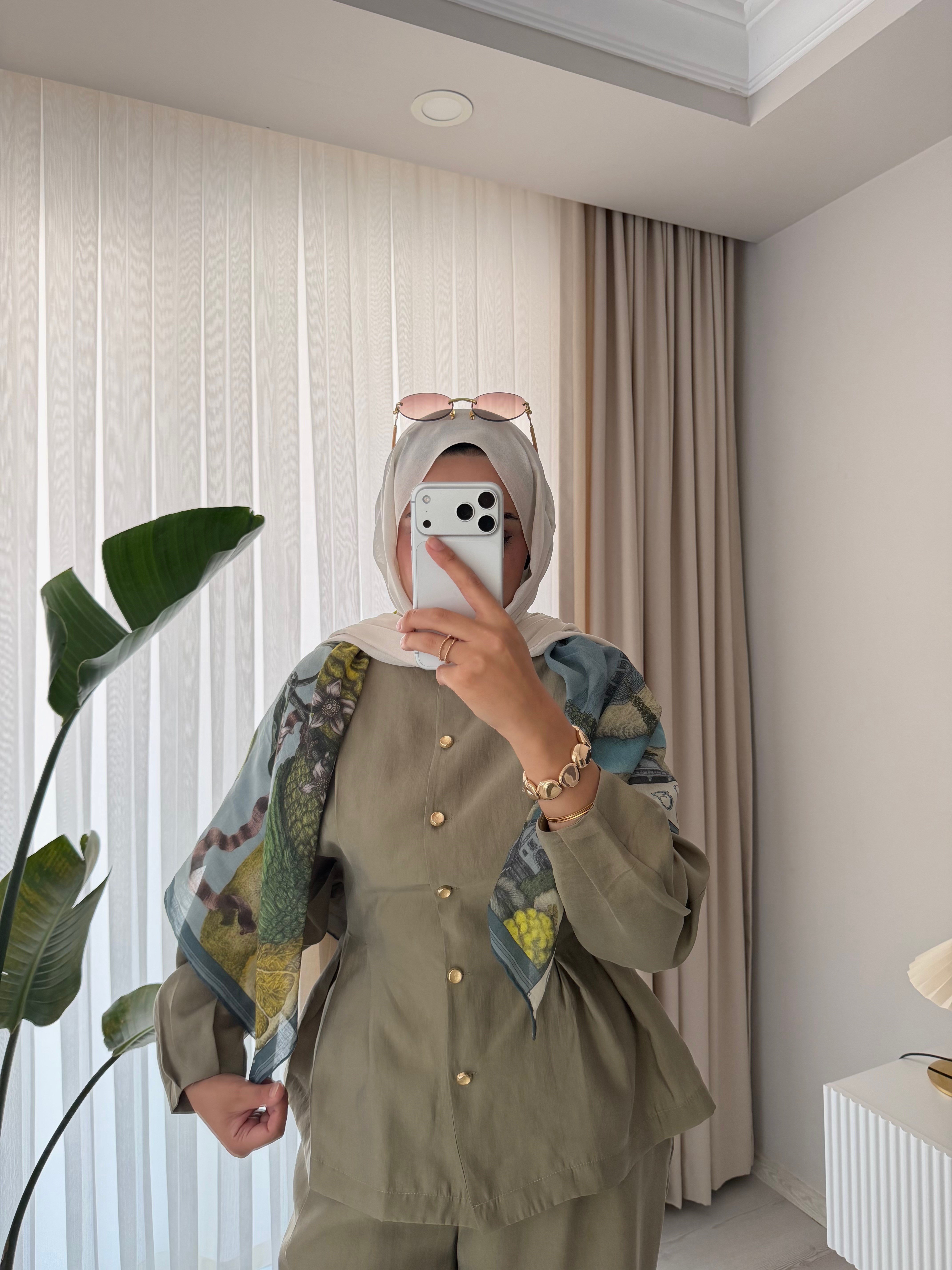Liora Düğme Detaylı Takım Yeşil 
