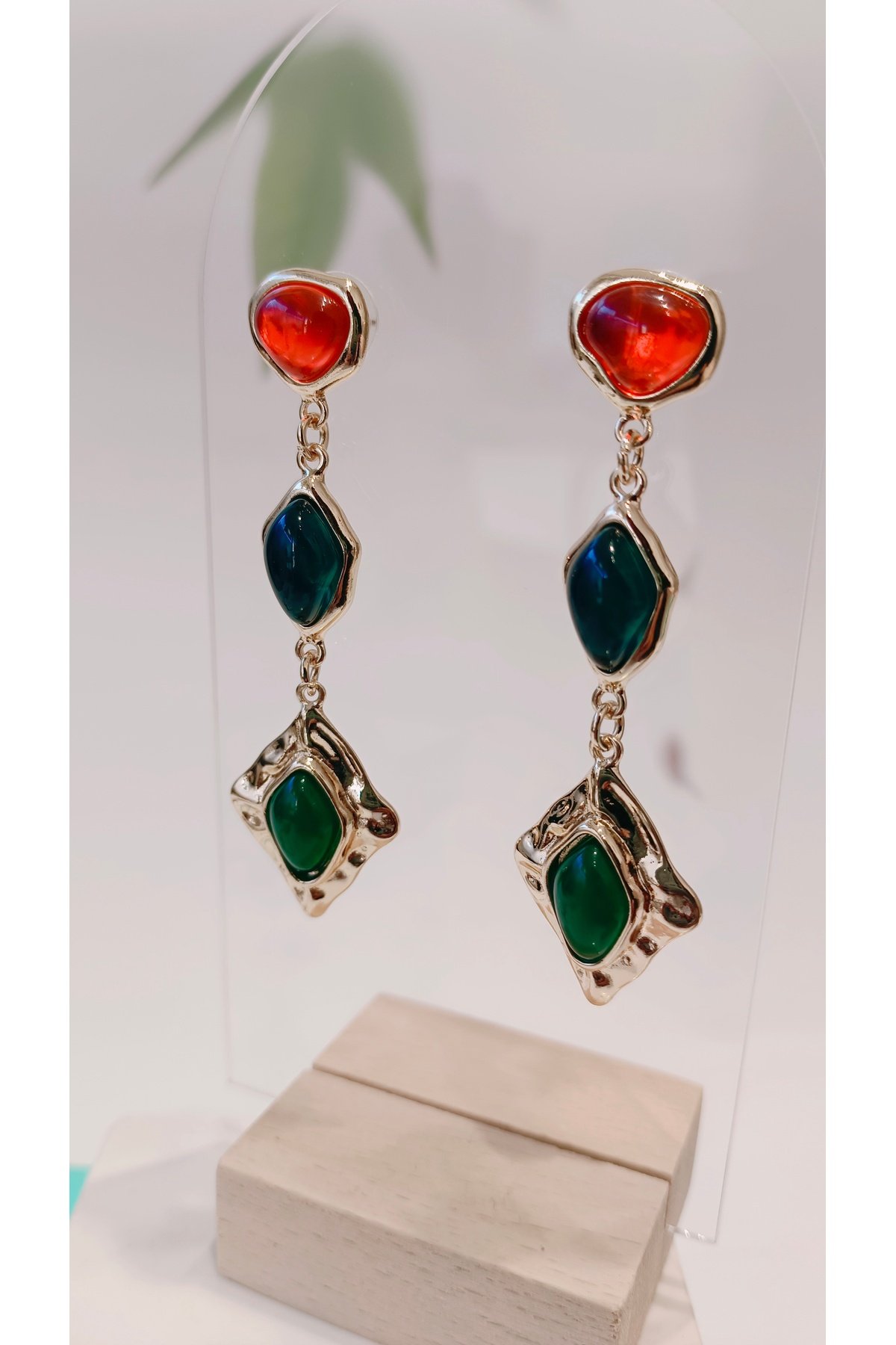 Taşlı Tasarım Küpe Gold