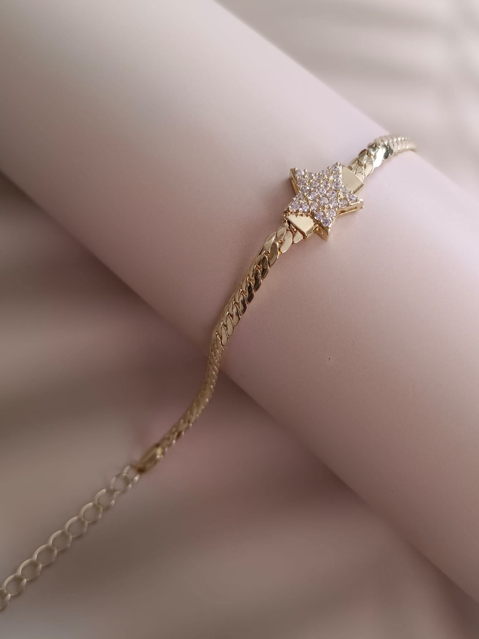 Yıldız Detaylı Vip 14K Bileklik Gold