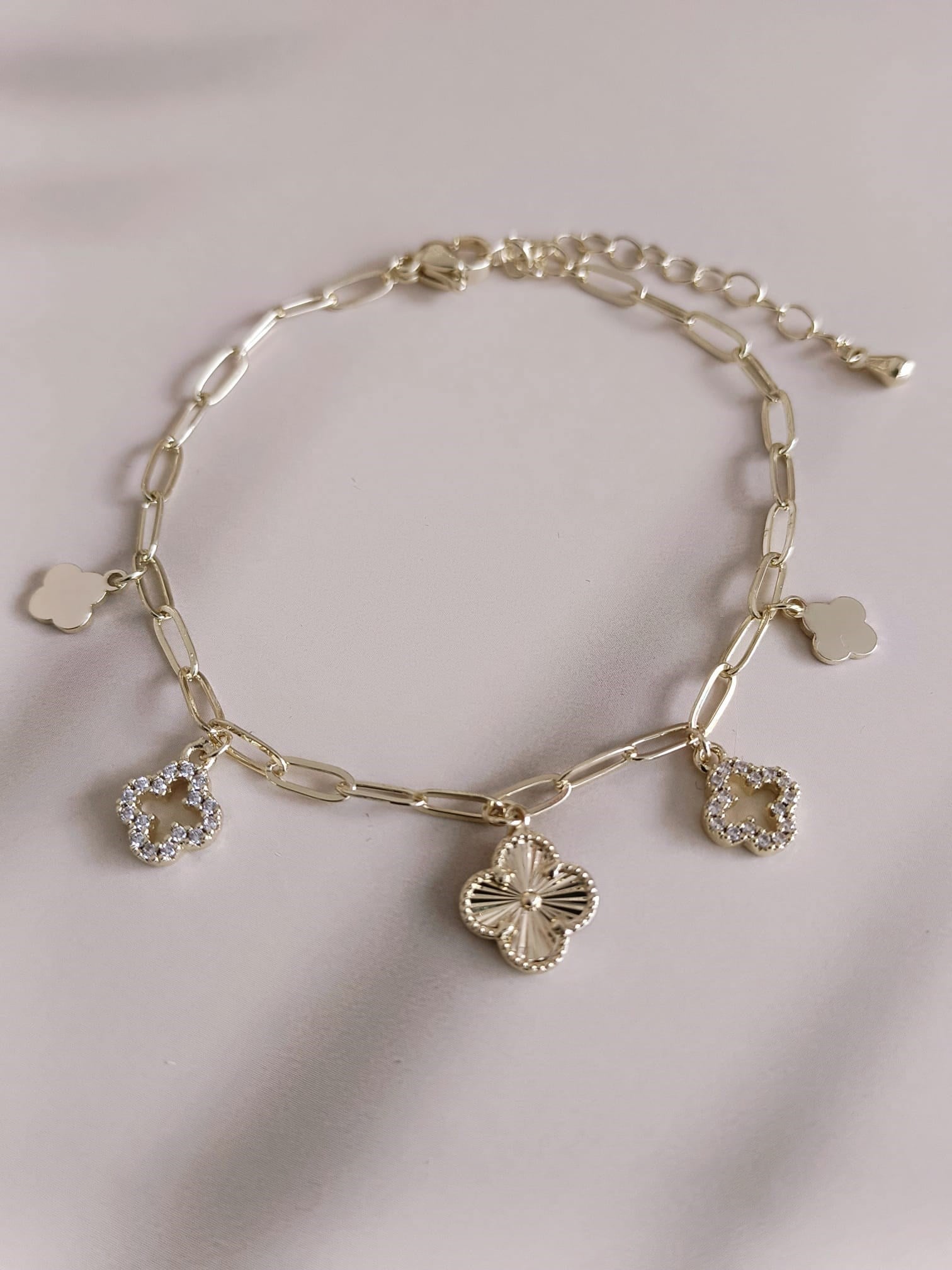 Yonca Charm Bileklik Gold