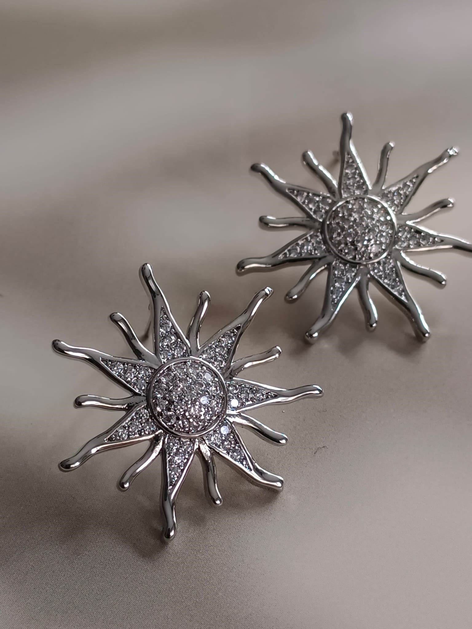 Zirkon Taşlı Silver Küpe