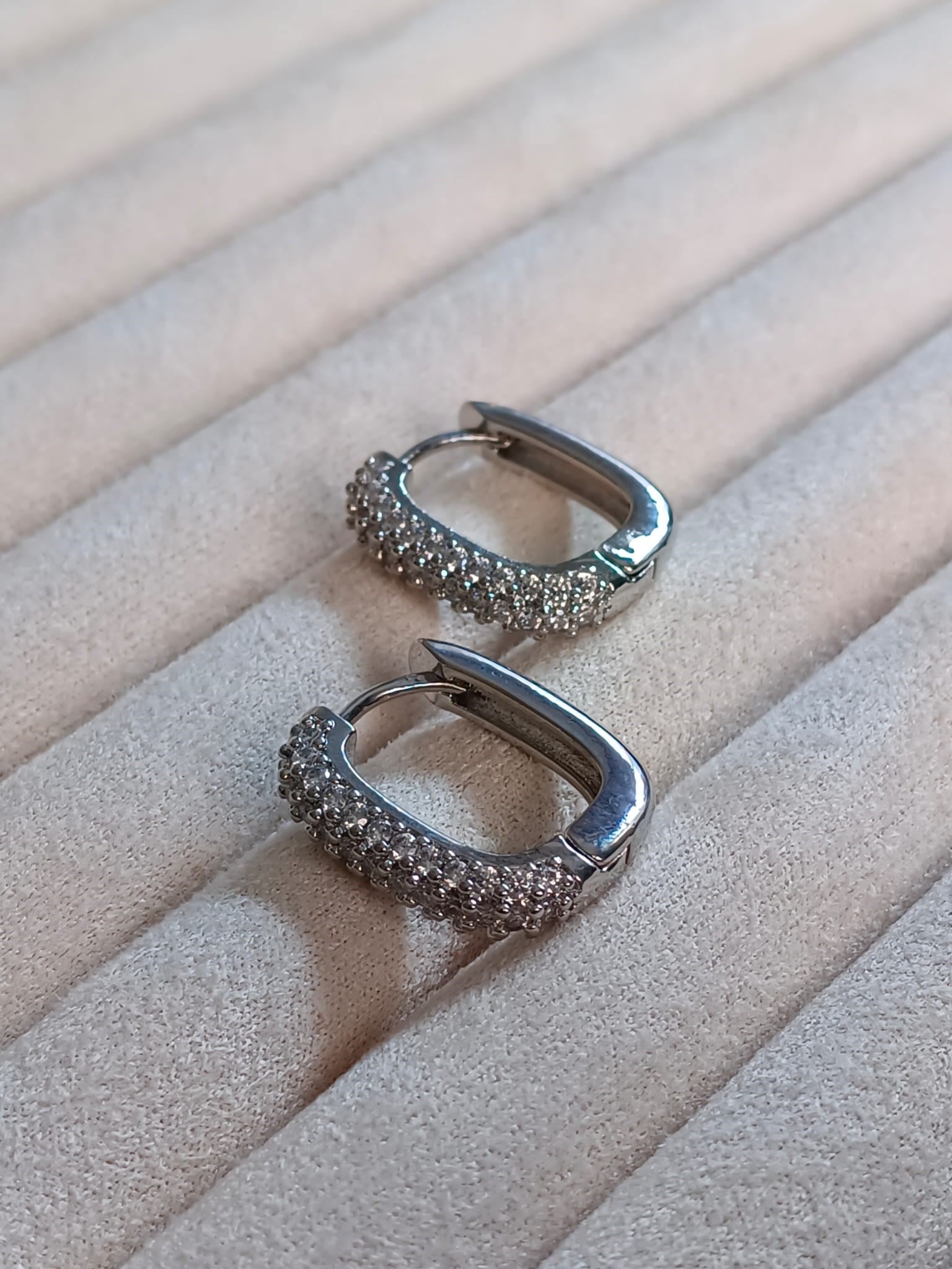 Zirkon Taşlı Silver Küpe