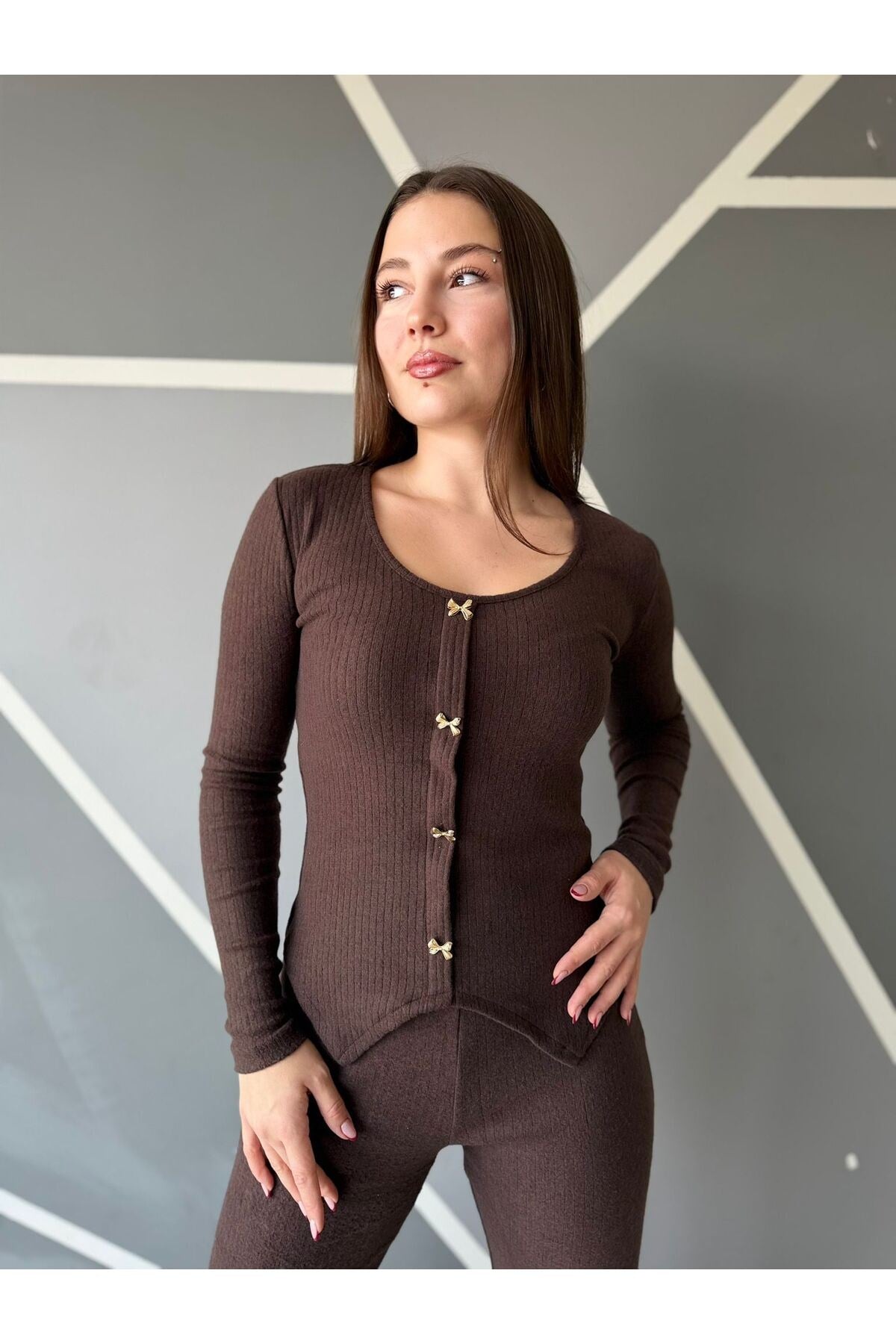 Düğme Detaylı Fitilli Triko Bluz & Wide Leg Pantolon Takımı – Kahverengi