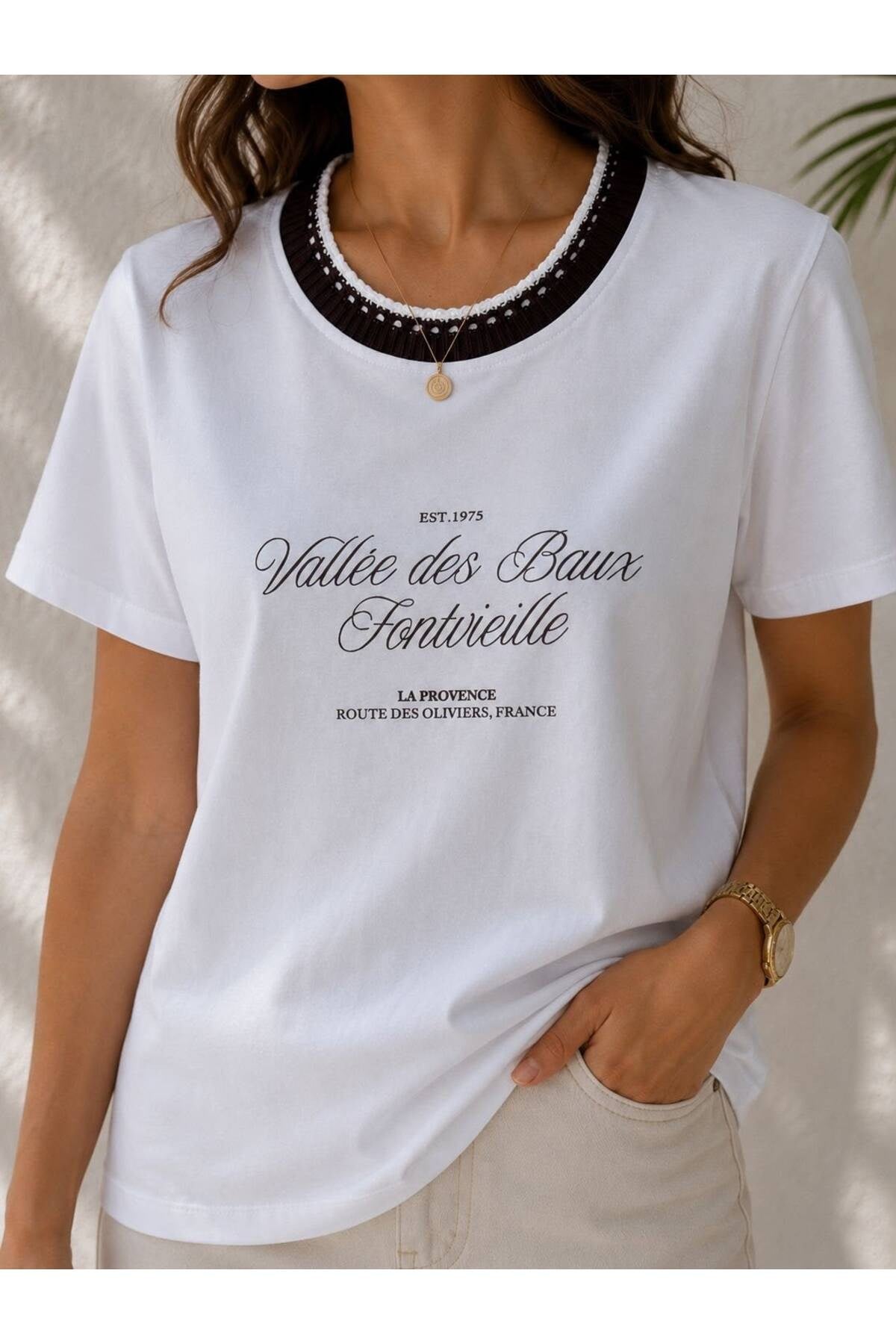 İşlemeli %100 Pamuk Baskılı Kadın Tshirt