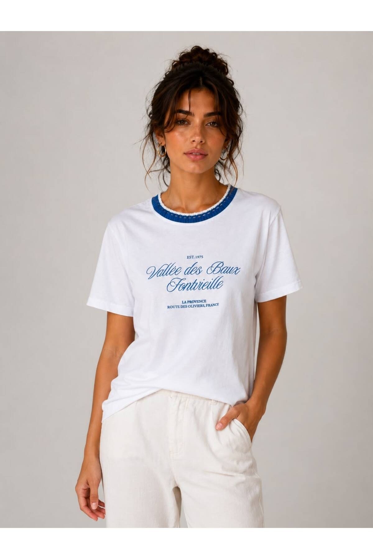 İşlemeli %100 Pamuk Baskılı Kadın Tshirt