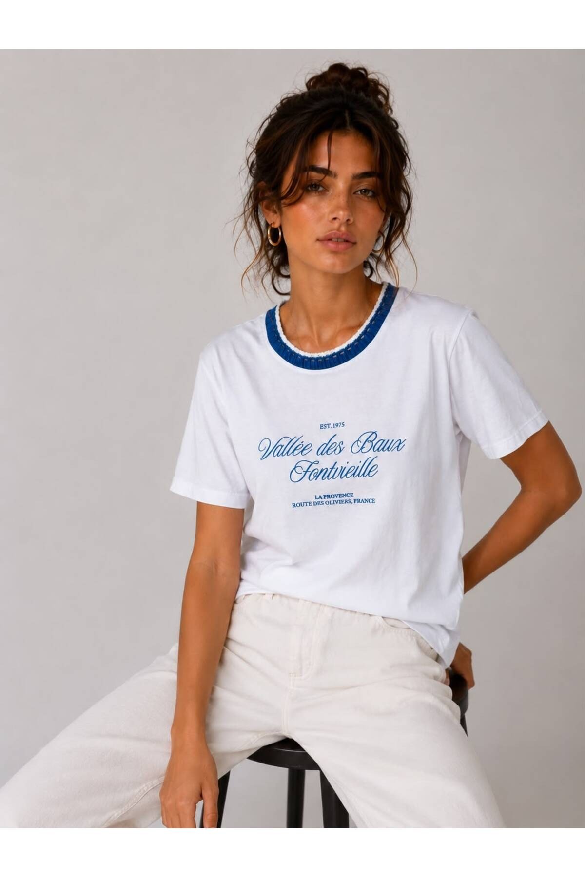 İşlemeli %100 Pamuk Baskılı Kadın Tshirt