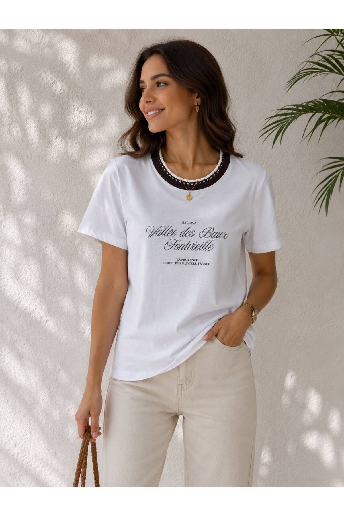 İşlemeli %100 Pamuk Baskılı Kadın Tshirt