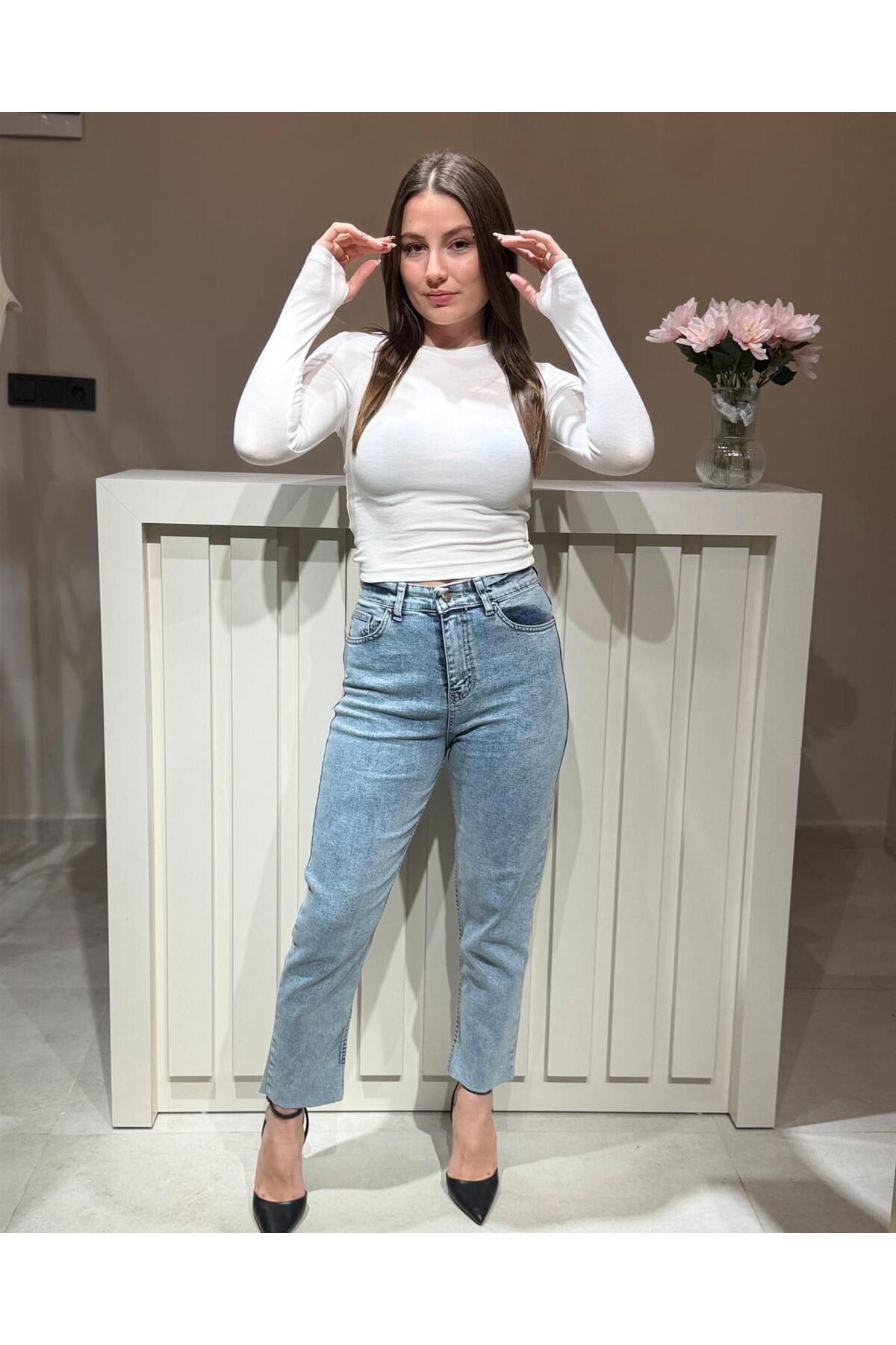 kadin-acik-mavi-yuksek-bel-mom-fit-kot--9bcda.jpg